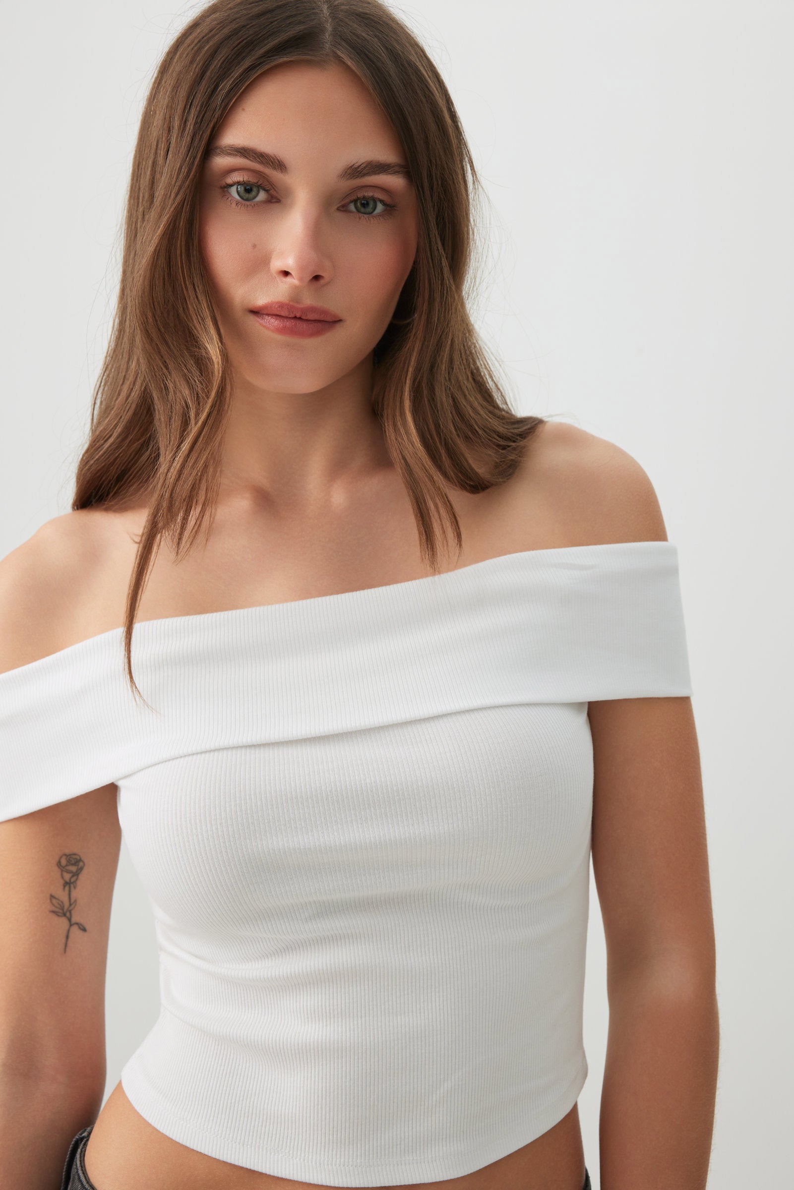 Rib Off Shoulder Crop Top – Ardene