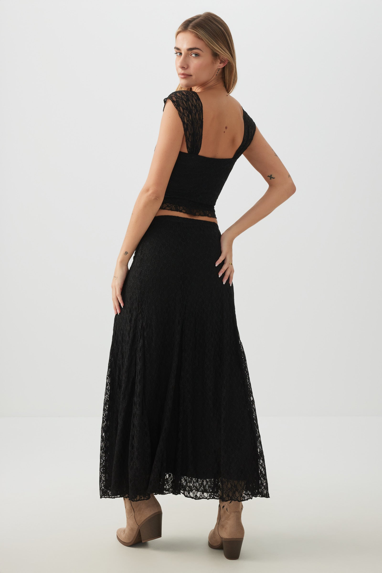 Lace Maxi Skirt – Ardene