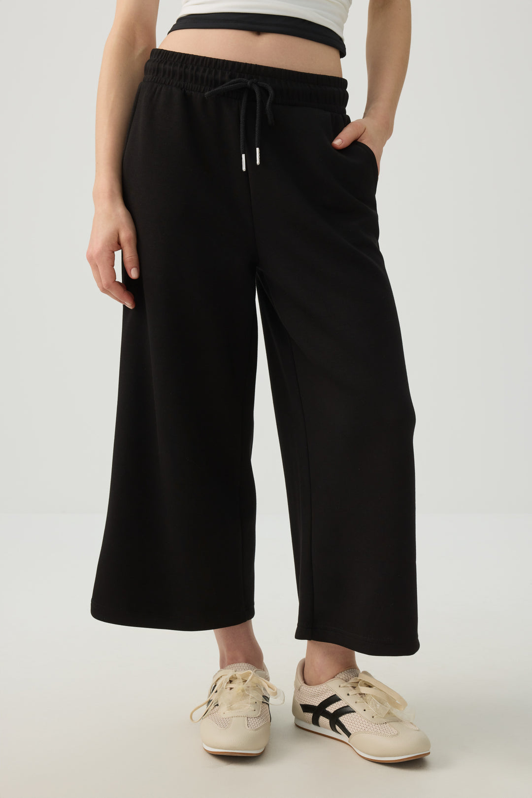 Wide Leg Pull On Capris