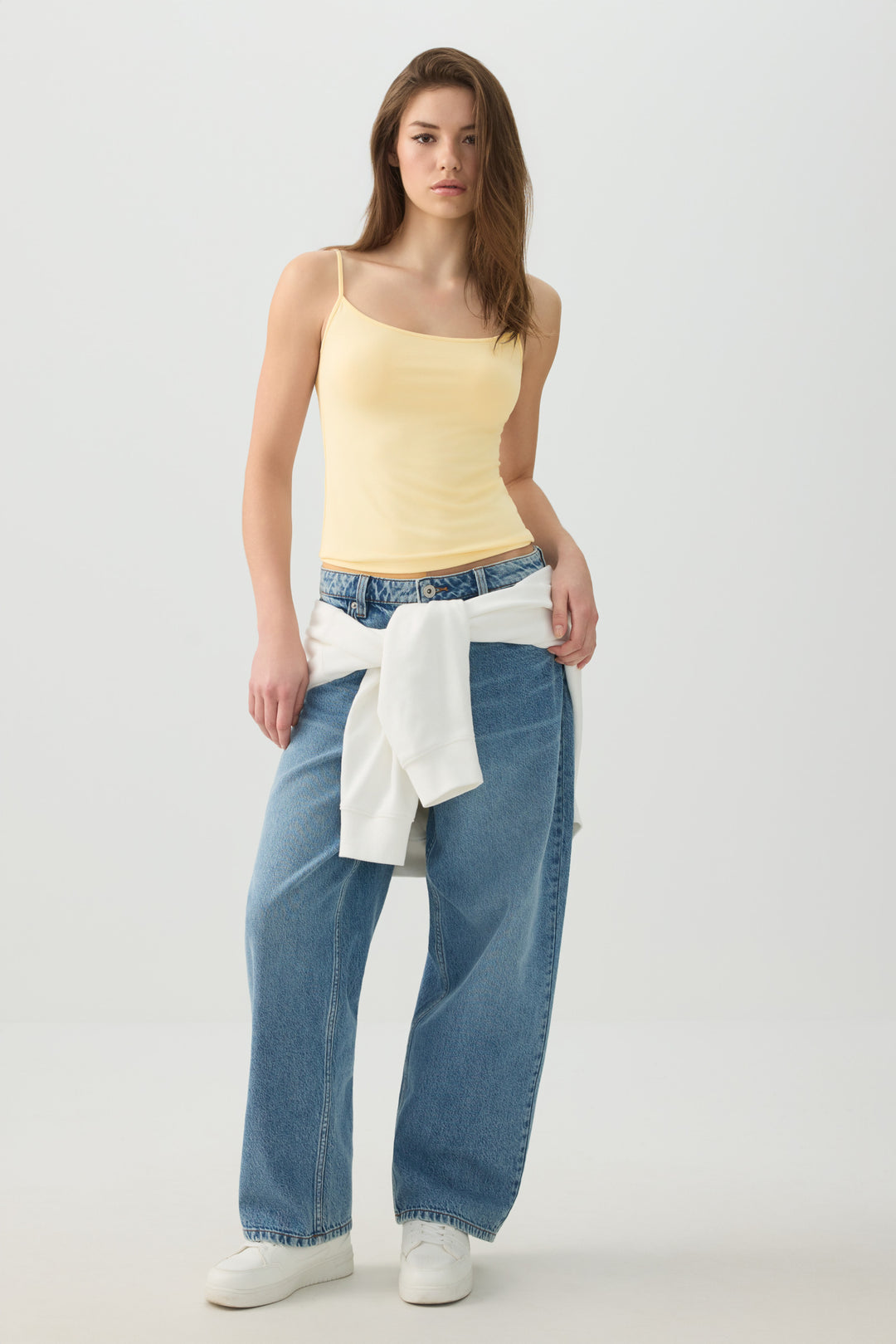 Camisole à bretelles ajustables très douce Basic