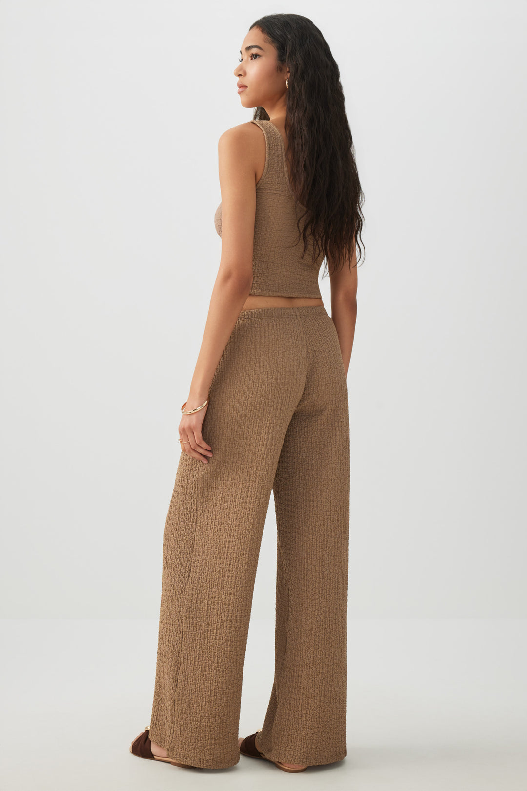 Pantalon fluide en tissu texturé