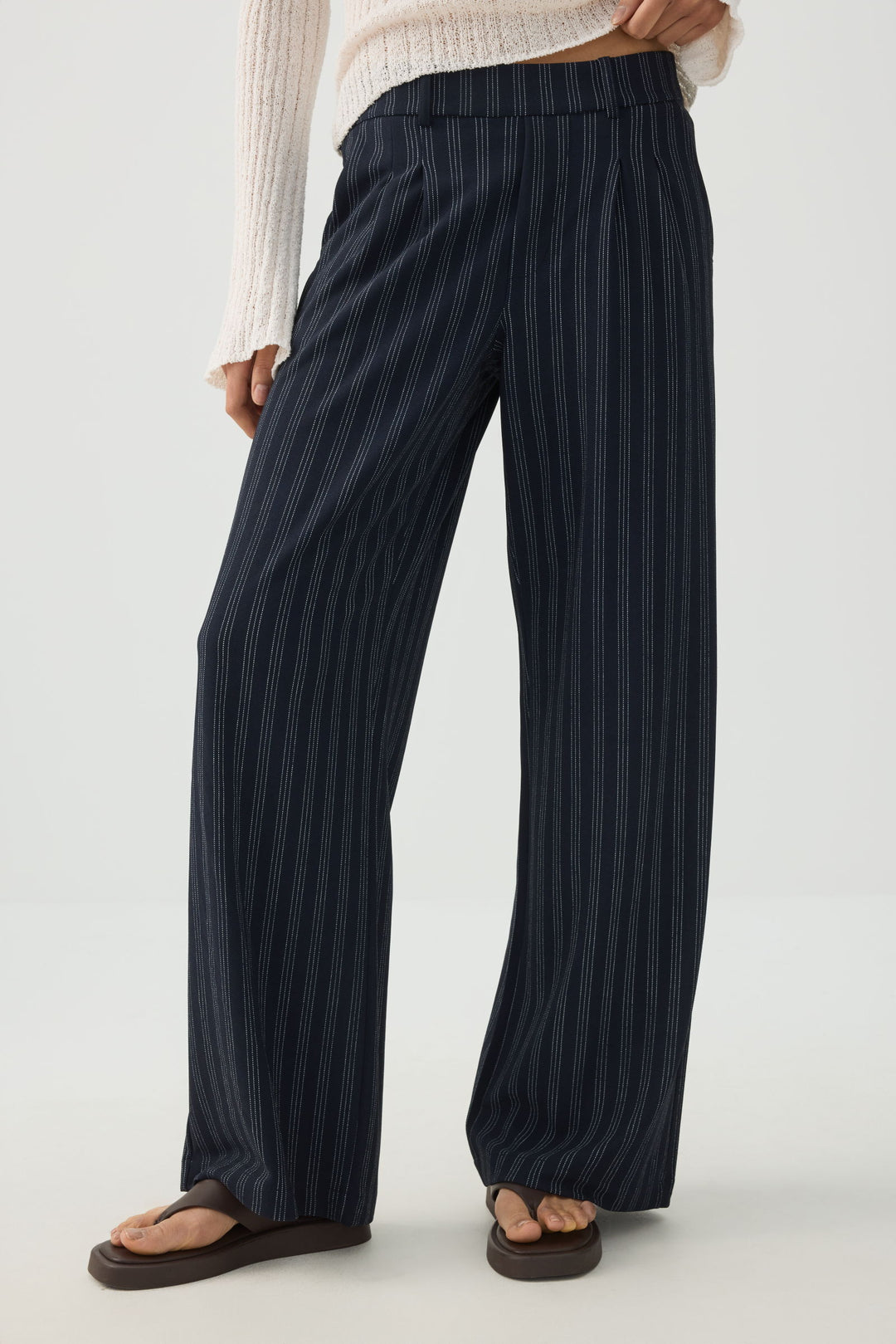 Pleated Pull On Wide Leg Trouser