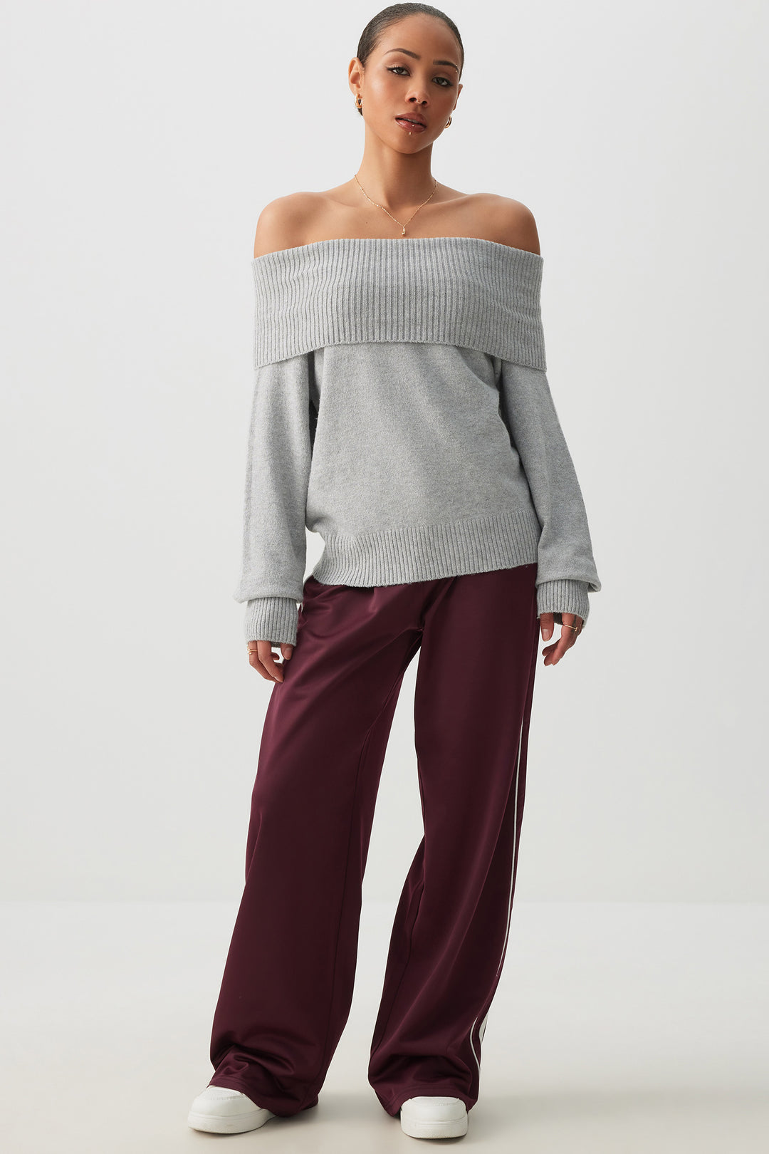 Chandail à épaules dénudées et col replié