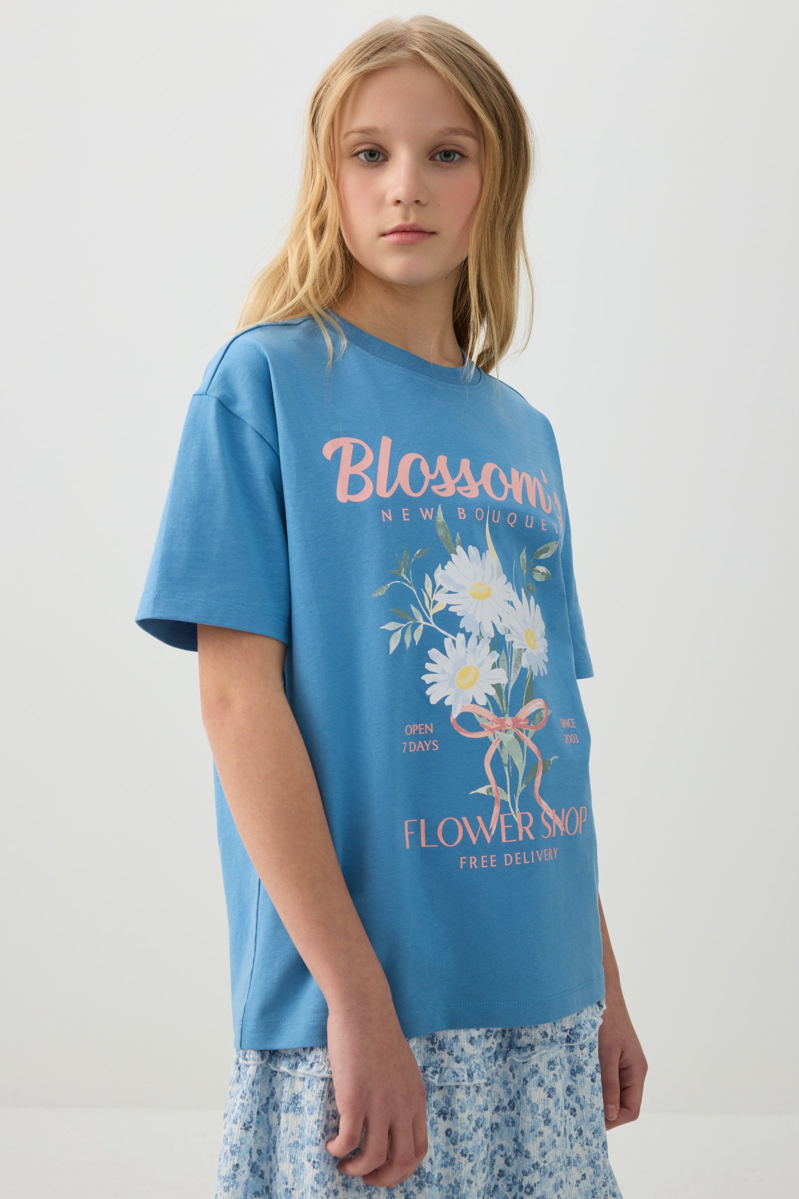 Oversized Graphic T-Shirt – Ardene