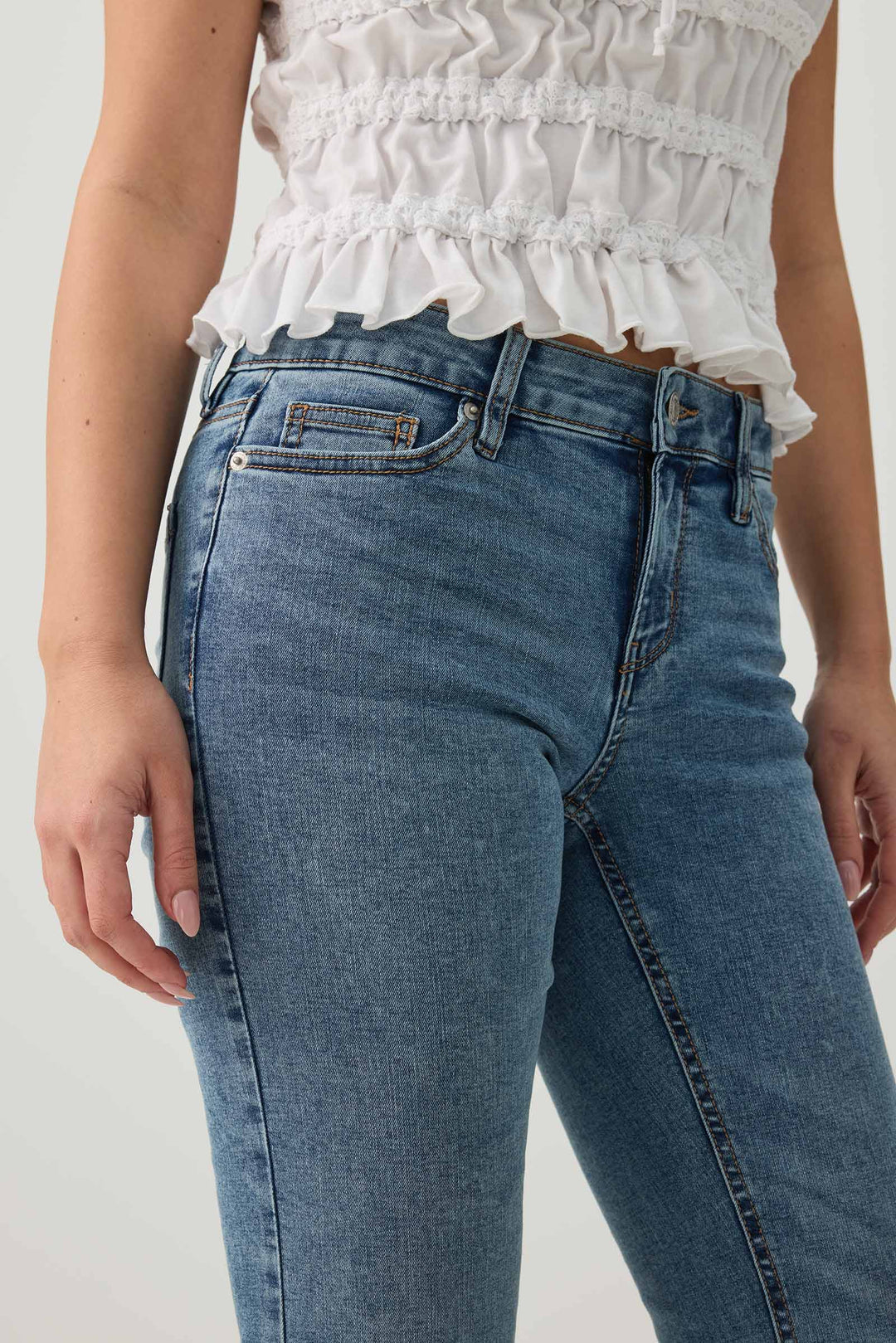 La coupe Idole : Jean évasé et taille basse