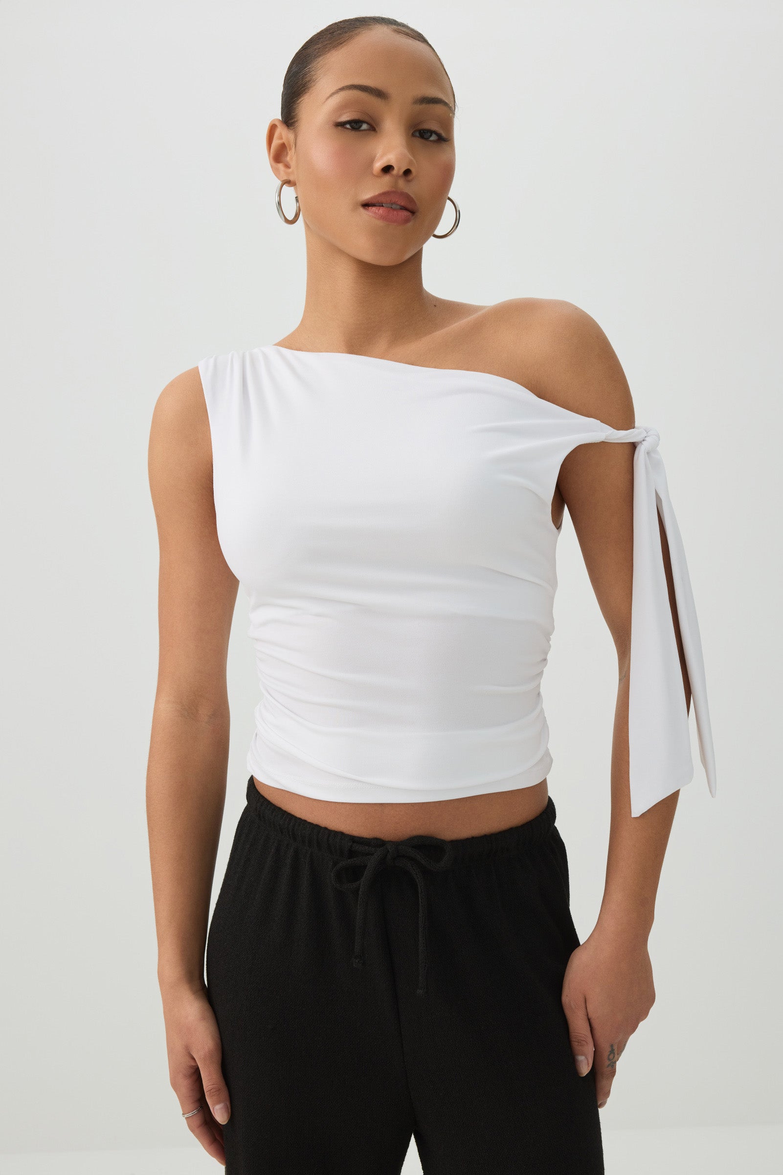 Asymmetrical Off Shoulder Top – Ardene