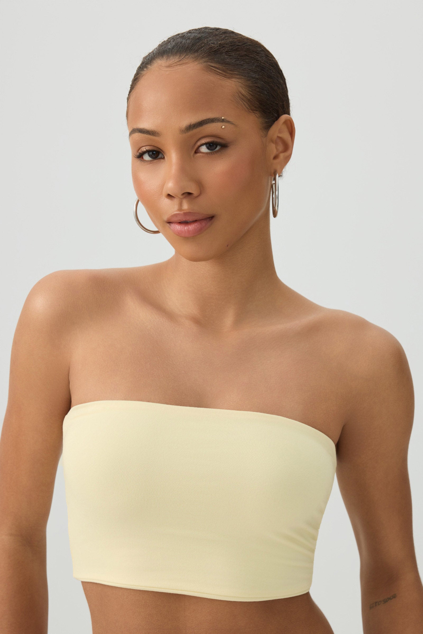 Basic Ultra Cropped Tube Top – Ardene