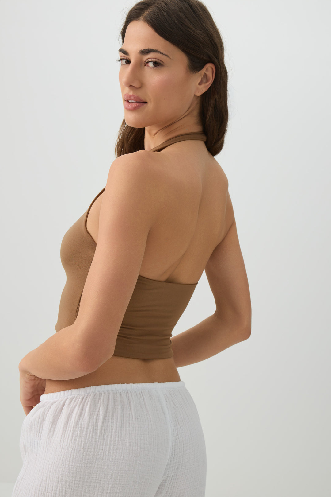 Camisole courte à encolure licou Basic