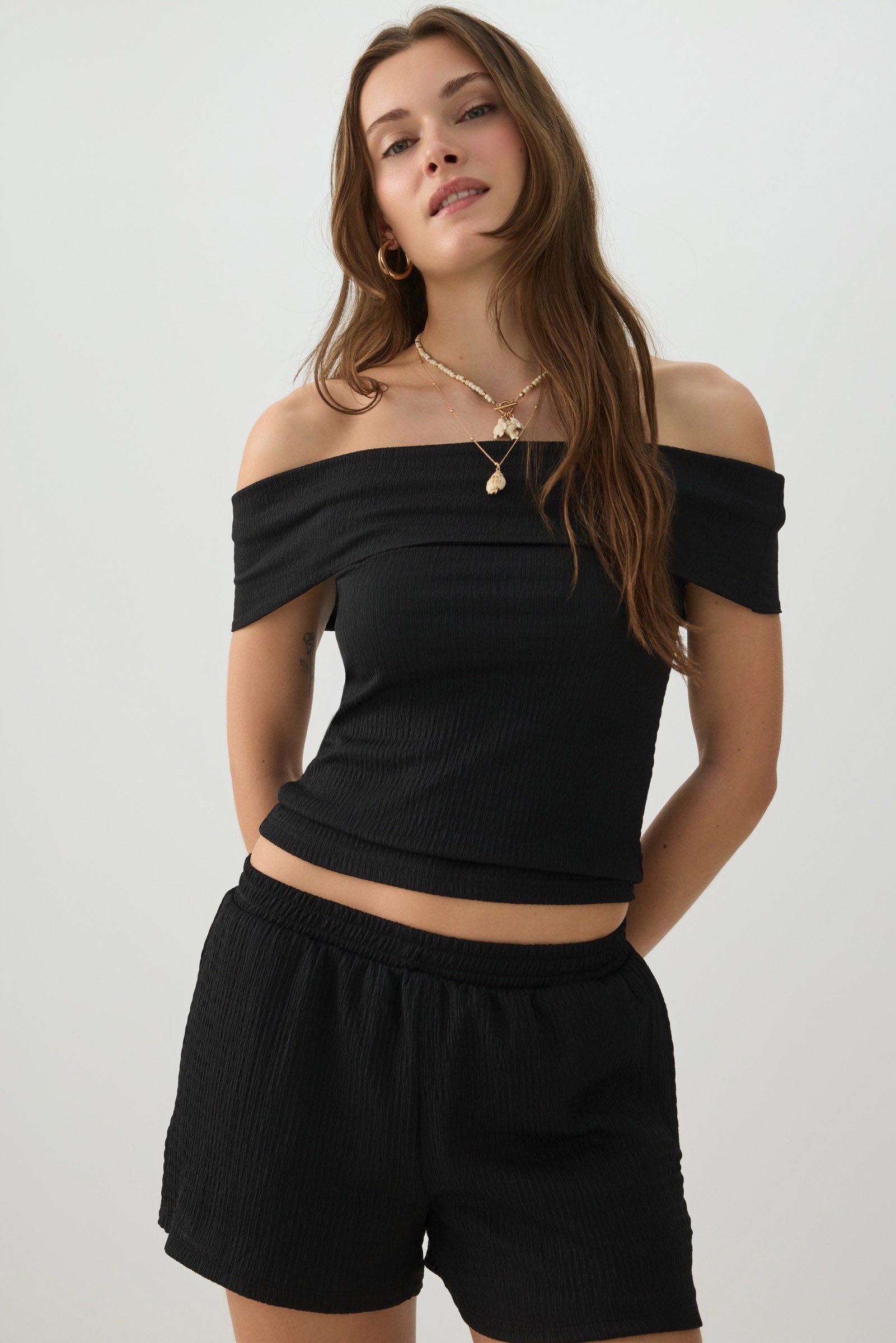 Textured Knit Off Shoulder Crop Top – Ardene