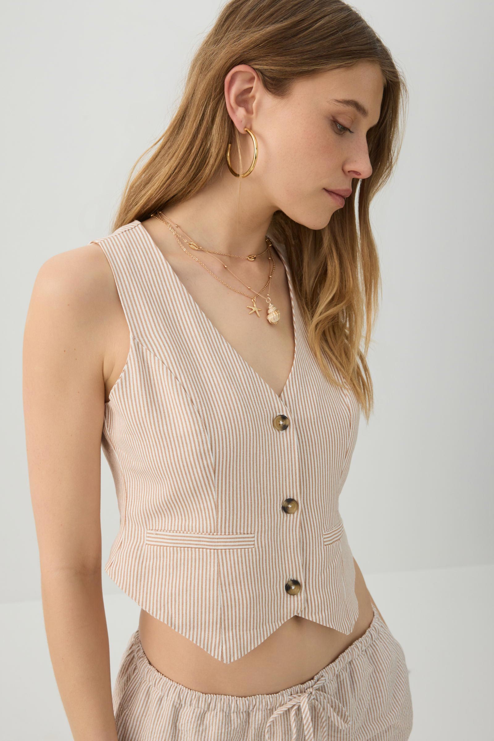 Crop Sleeveless Vest – Ardene
