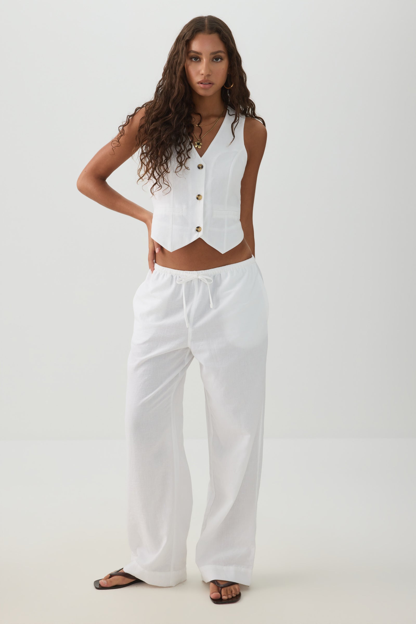 Crop Sleeveless Vest – Ardene