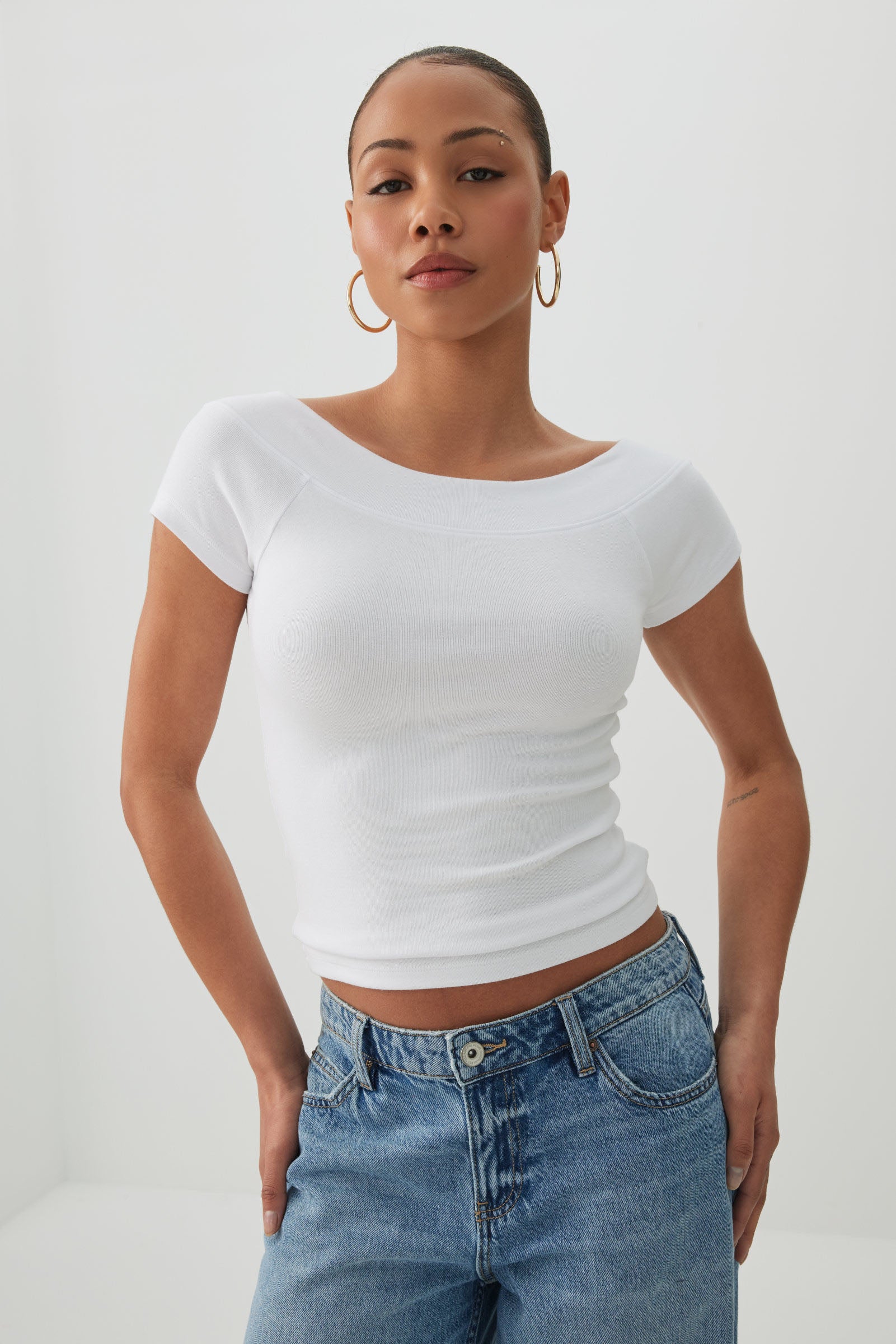 Cropped Boat Neck Rib T-Shirt – Ardene