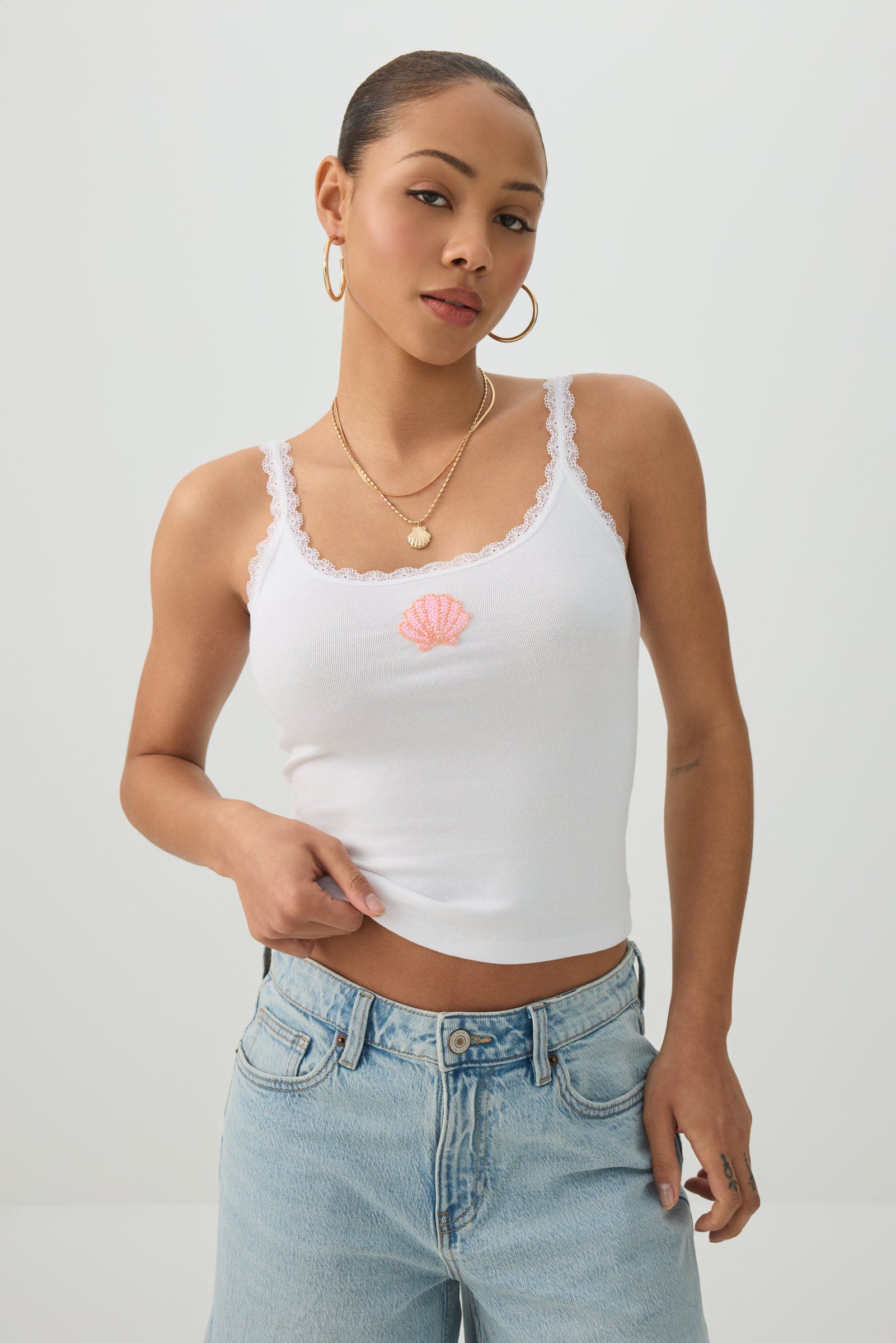 Scoop Neck Lace Trim Tank – Ardene