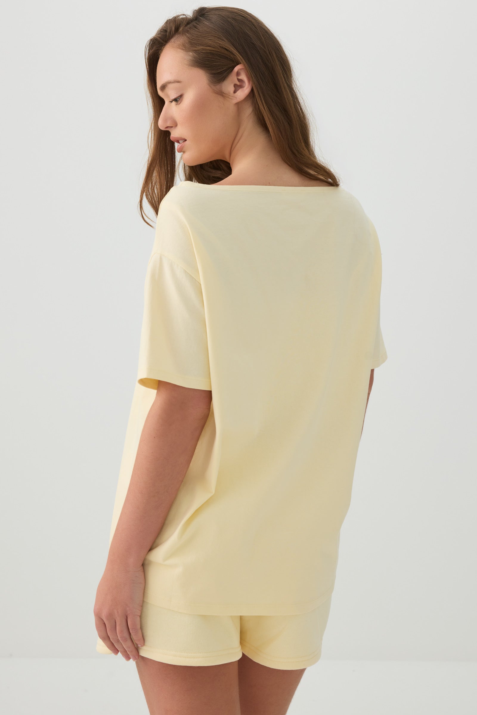 Long Oversized Off Shoulder Graphic T-shirt – Ardene