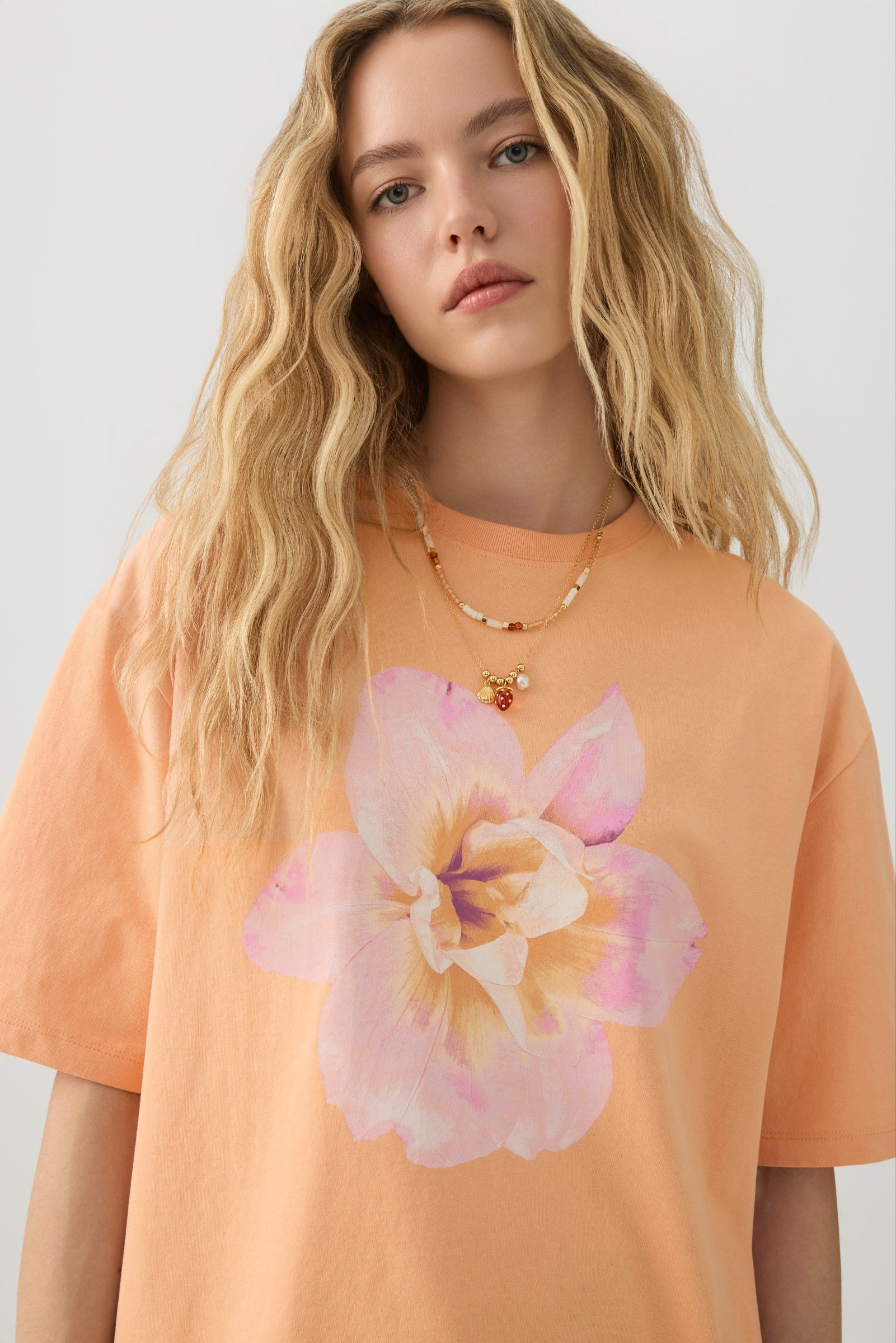 Longline Oversized Graphic T-Shirt – Ardene