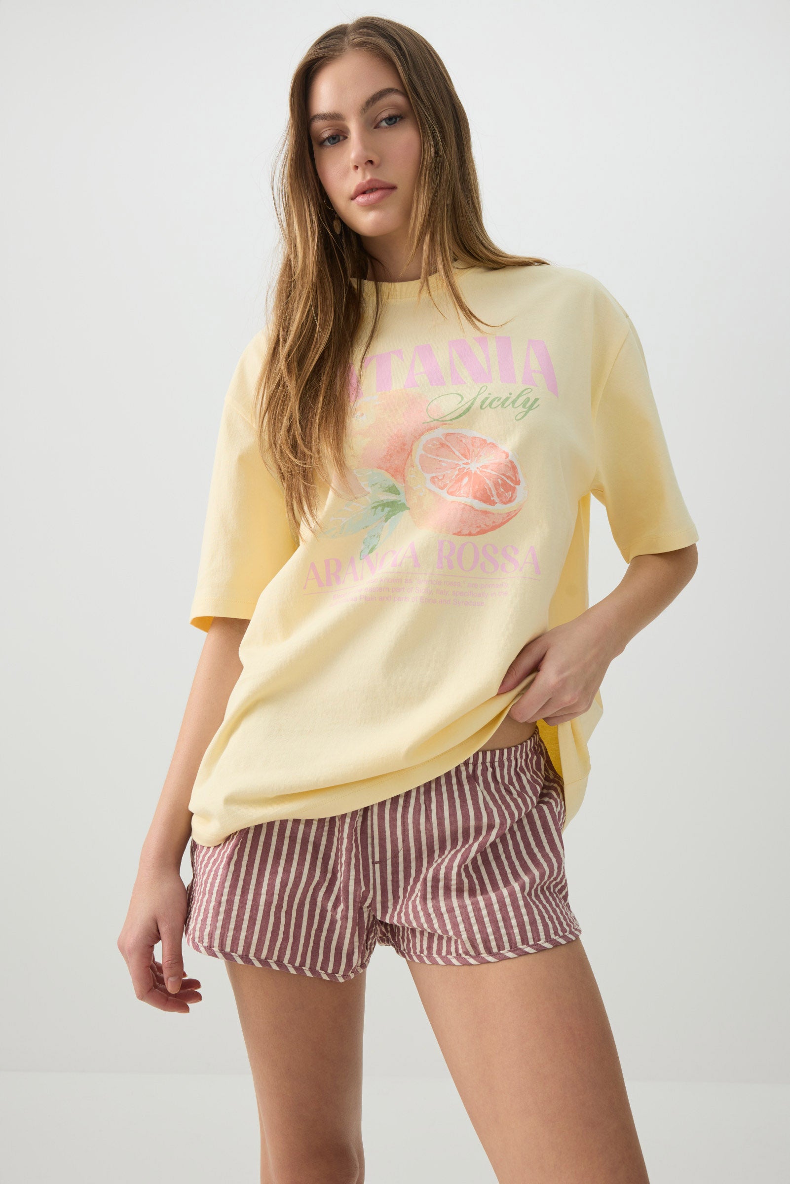 Longline Oversized Graphic T-Shirt – Ardene
