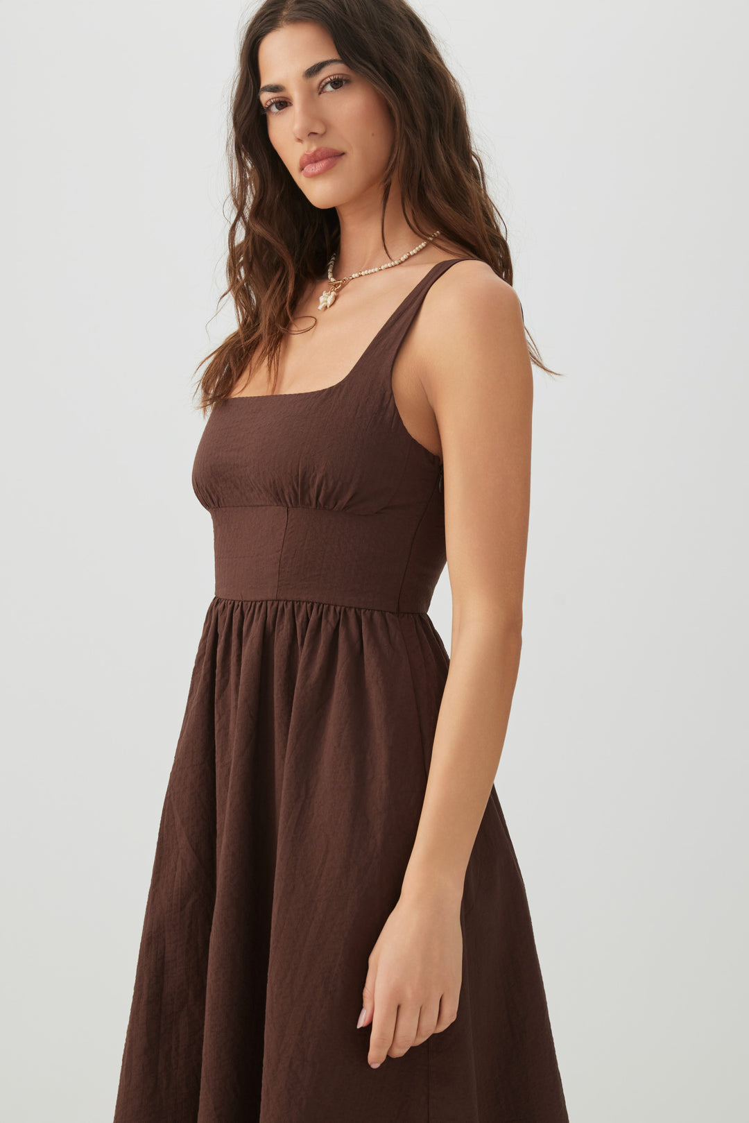 Robe midi à encolure carrée