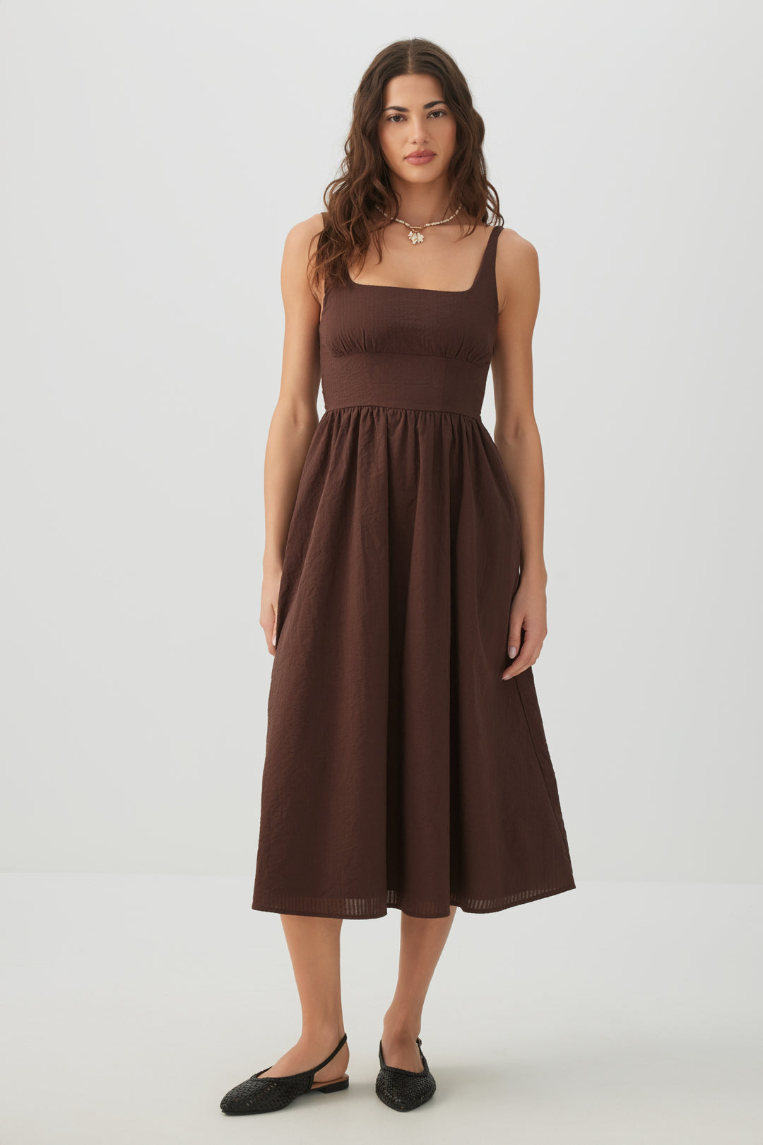 Robe midi à encolure carrée