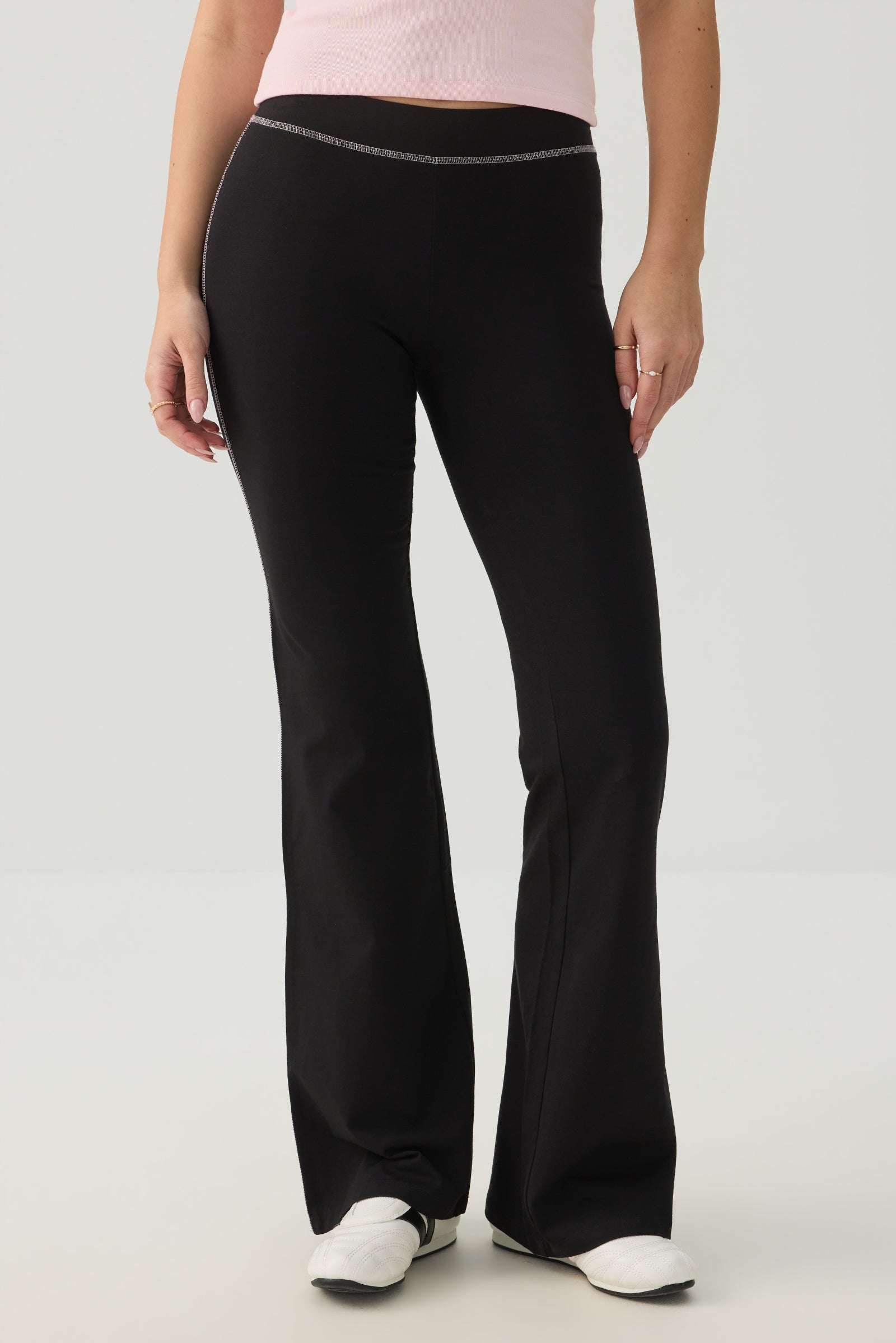 Mid Rise Flare Leggings – Ardene