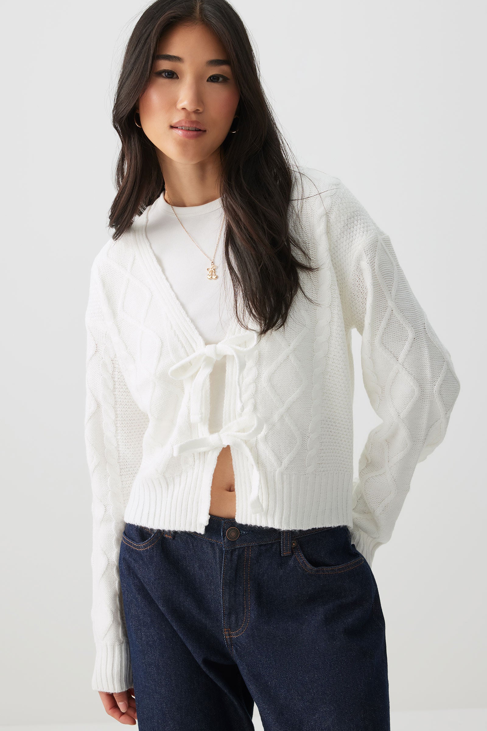 『EN’DAY/エンデイ』 cable knit white Oversized Cable Knit Sweater Offwhite | NA-KD