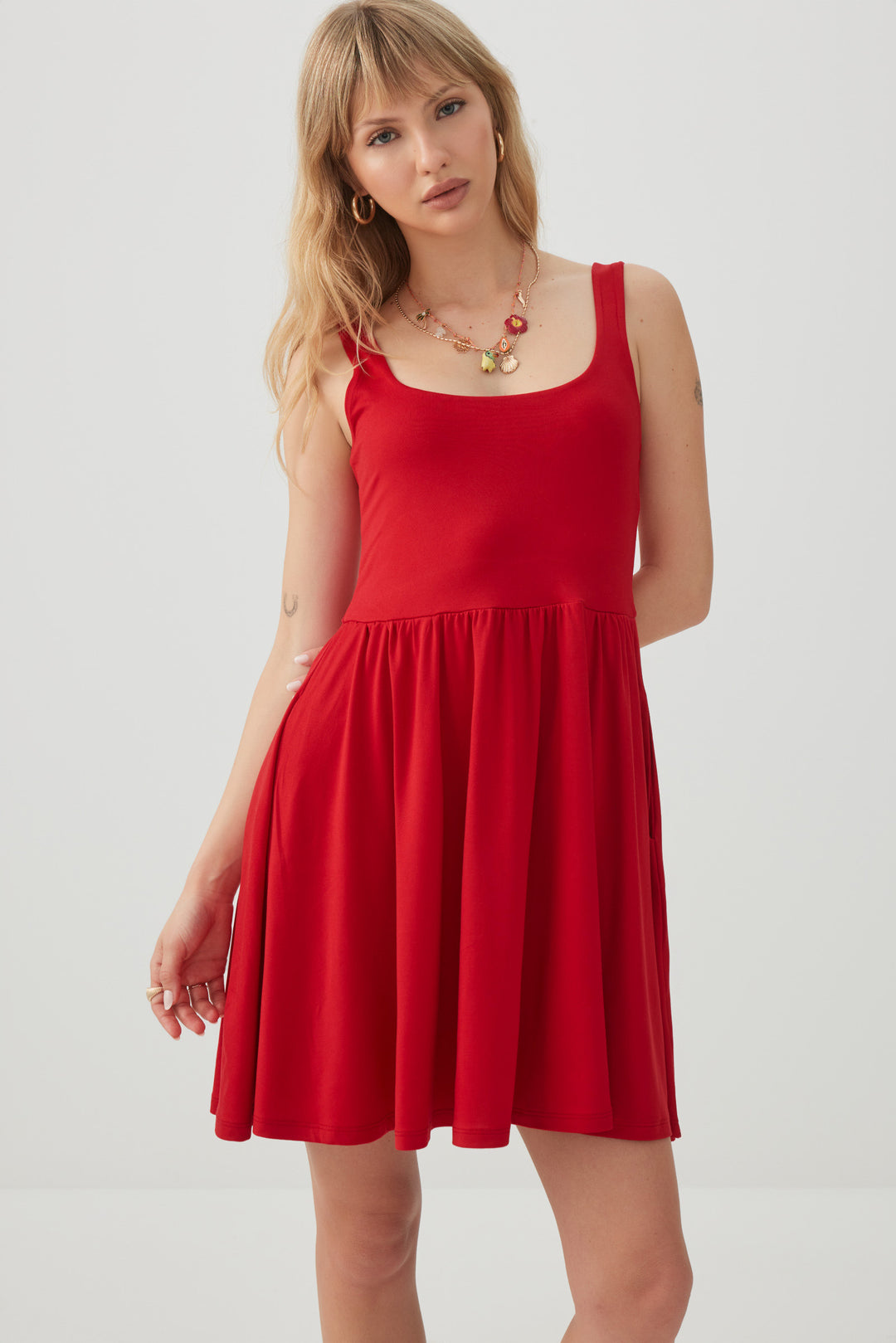 La robe virale courte
