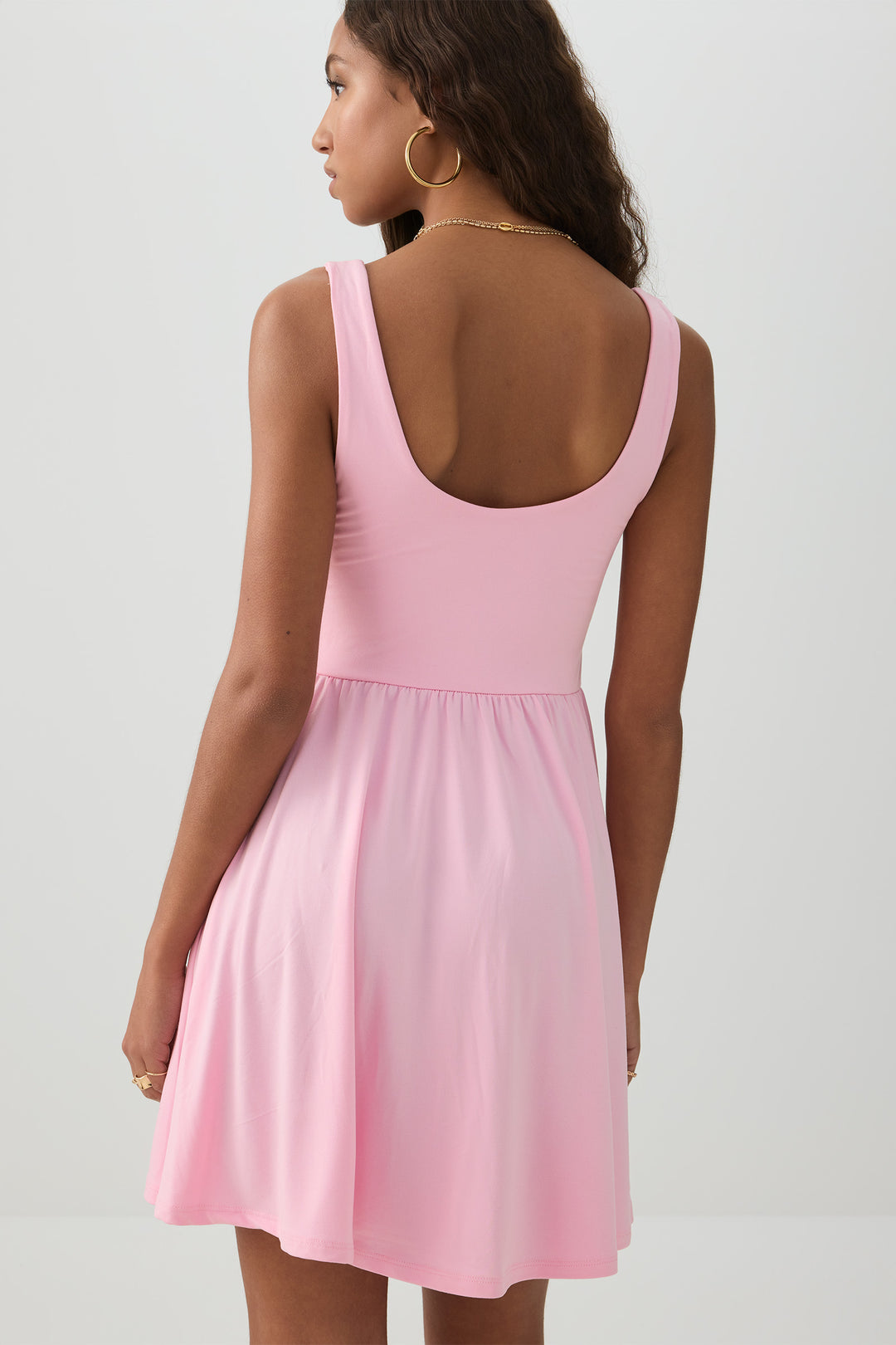La robe virale courte