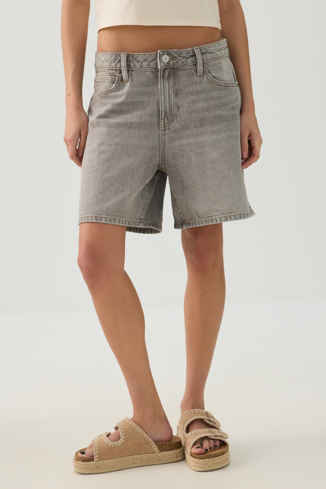 Short bermuda en denim rigide taille mi-haute