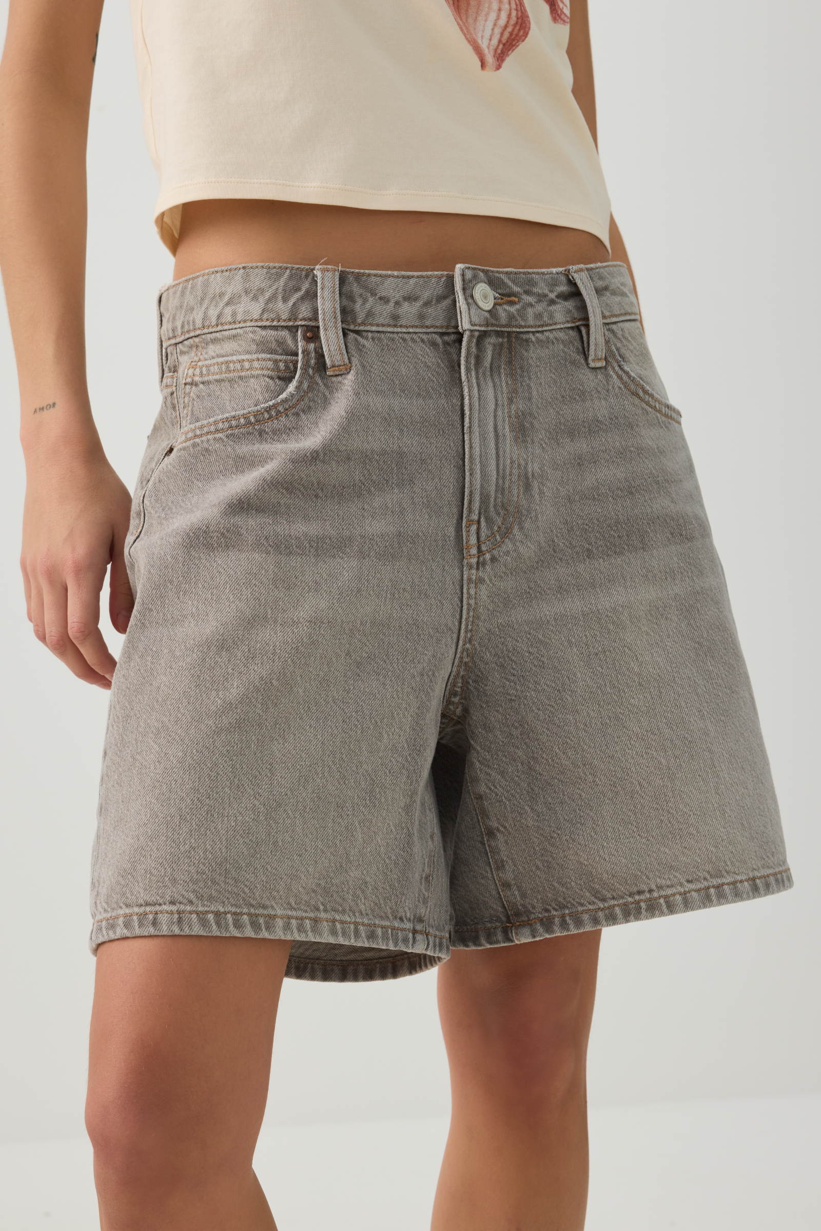 Mid Rise Rigid Denim Bermuda Shorts – Ardene