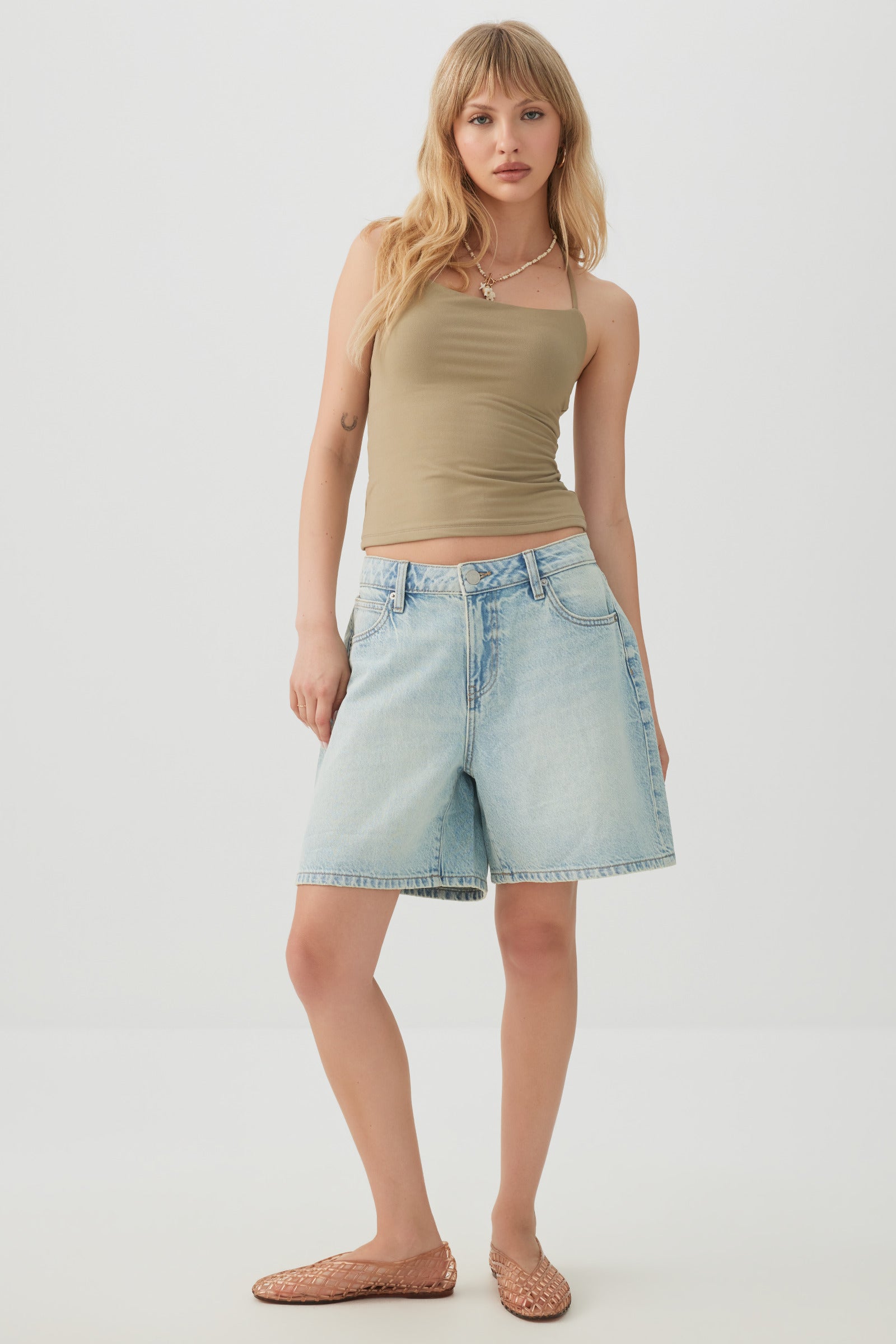 Mid Rise Denim Relaxed Bermuda Shorts – Ardene
