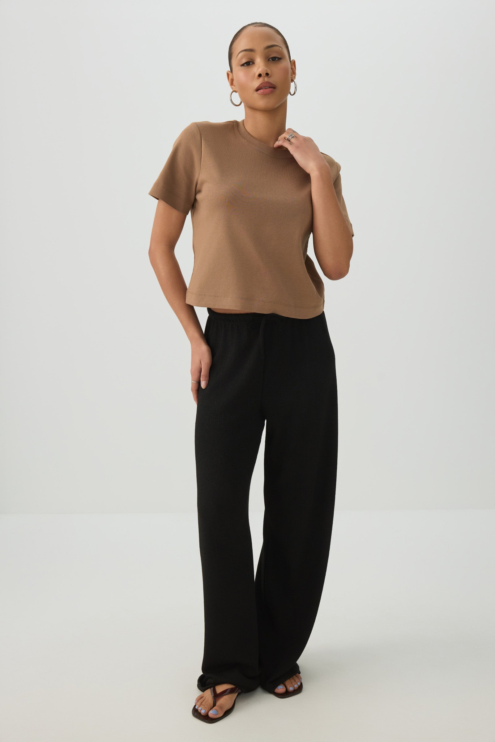 Cropped Boxy Crew Neck T-Shirt – Ardene