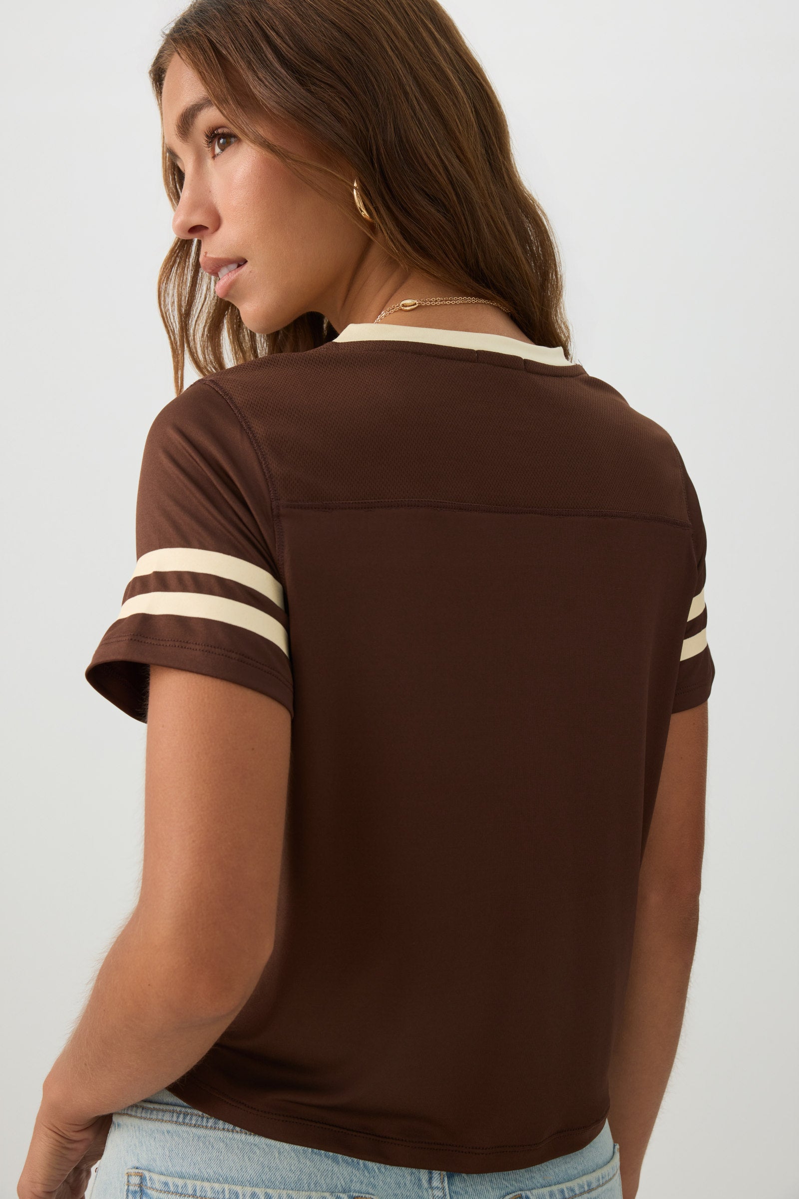 Mesh Jersey V Neck T-Shirt – Ardene