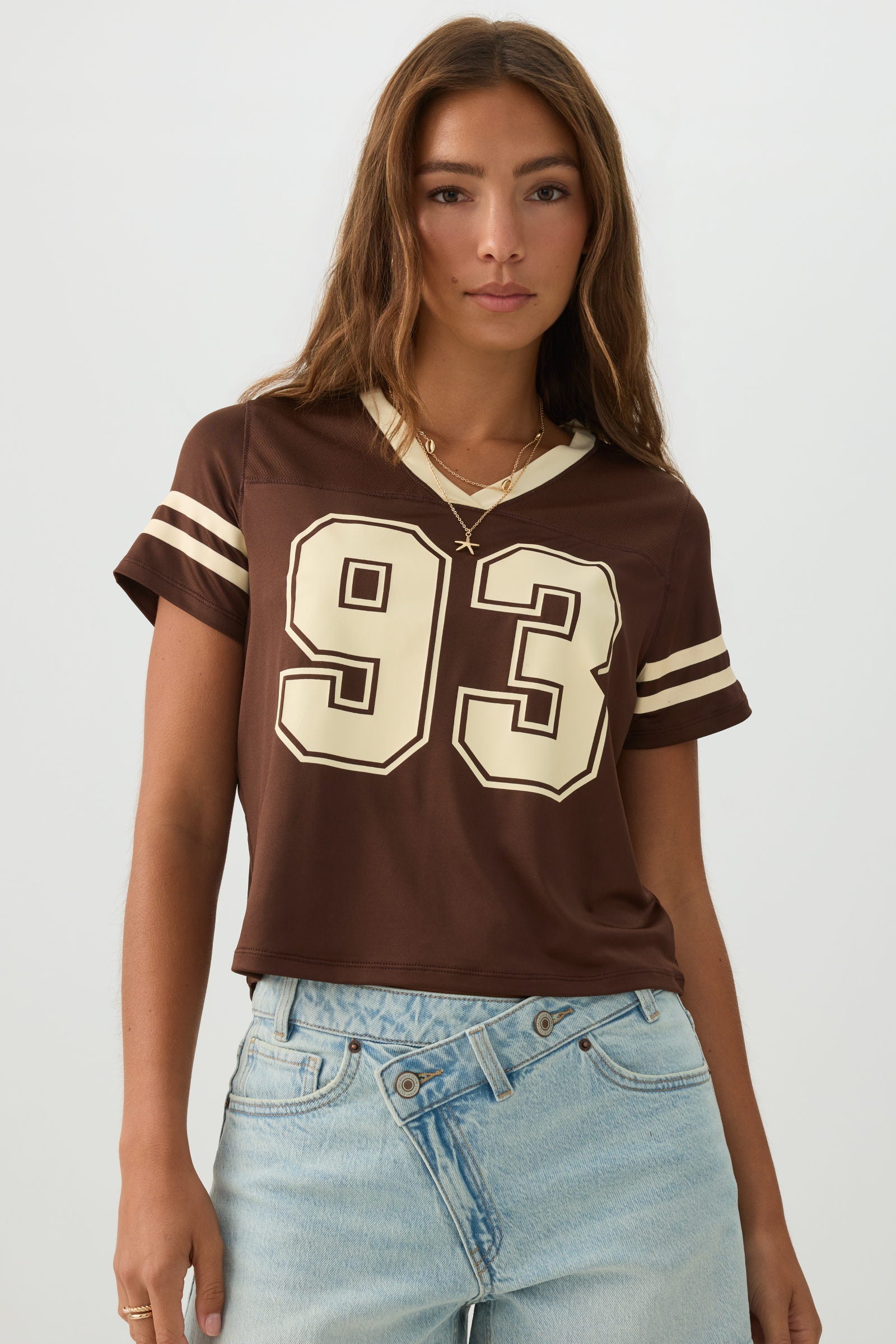 Mesh Jersey V Neck T-Shirt – Ardene