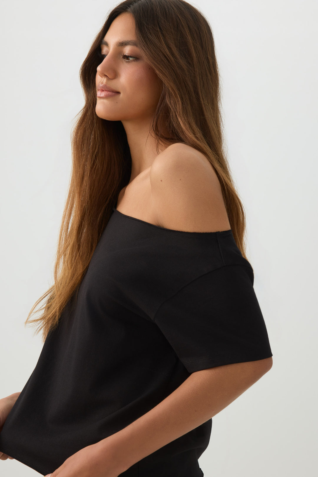 Jersey Off-Shoulder T-Shirt