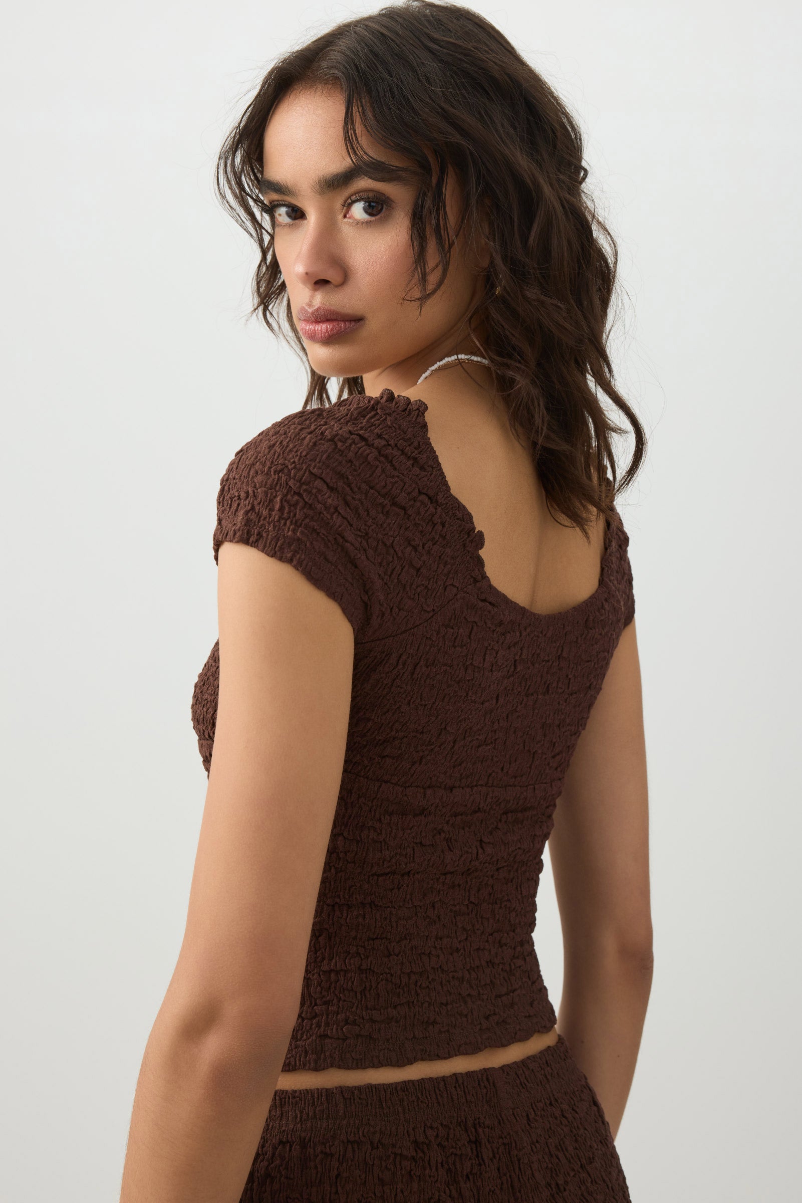 Textured V-Neck Cropped Top – Ardene