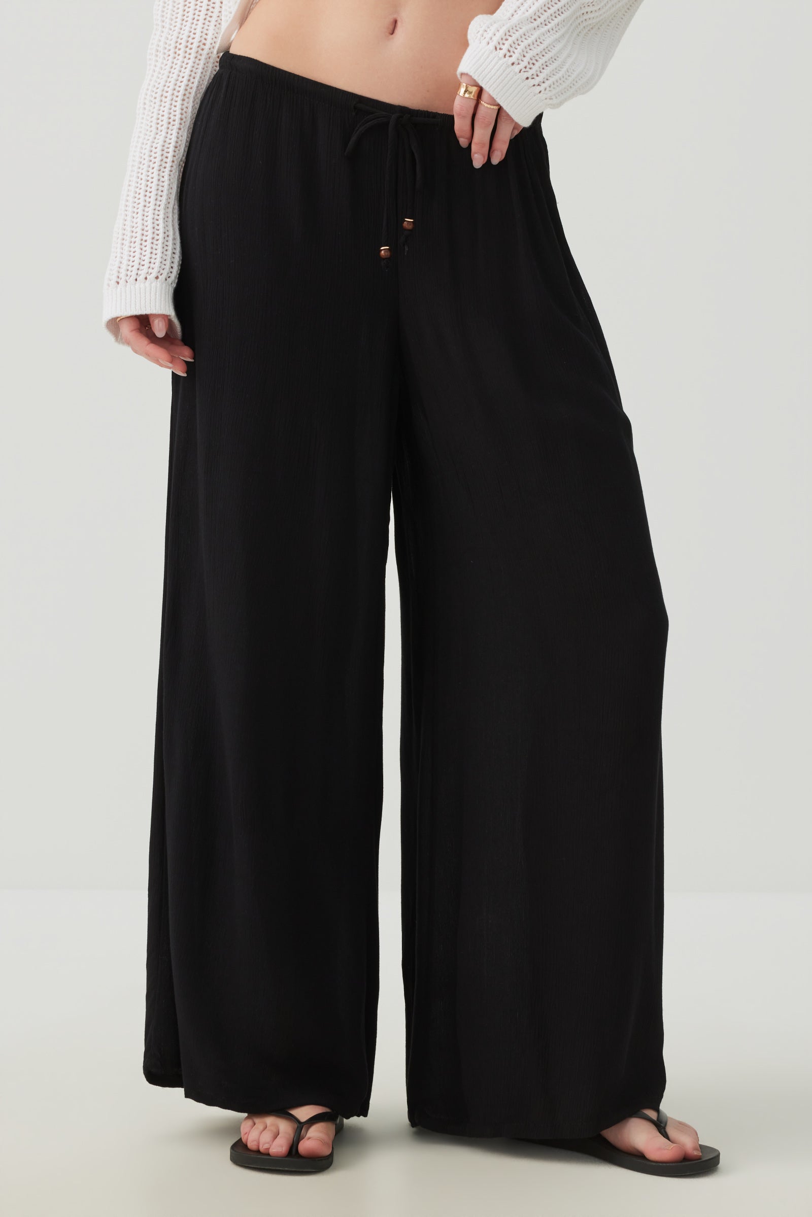 Mid Rise Wide Leg Pants – Ardene