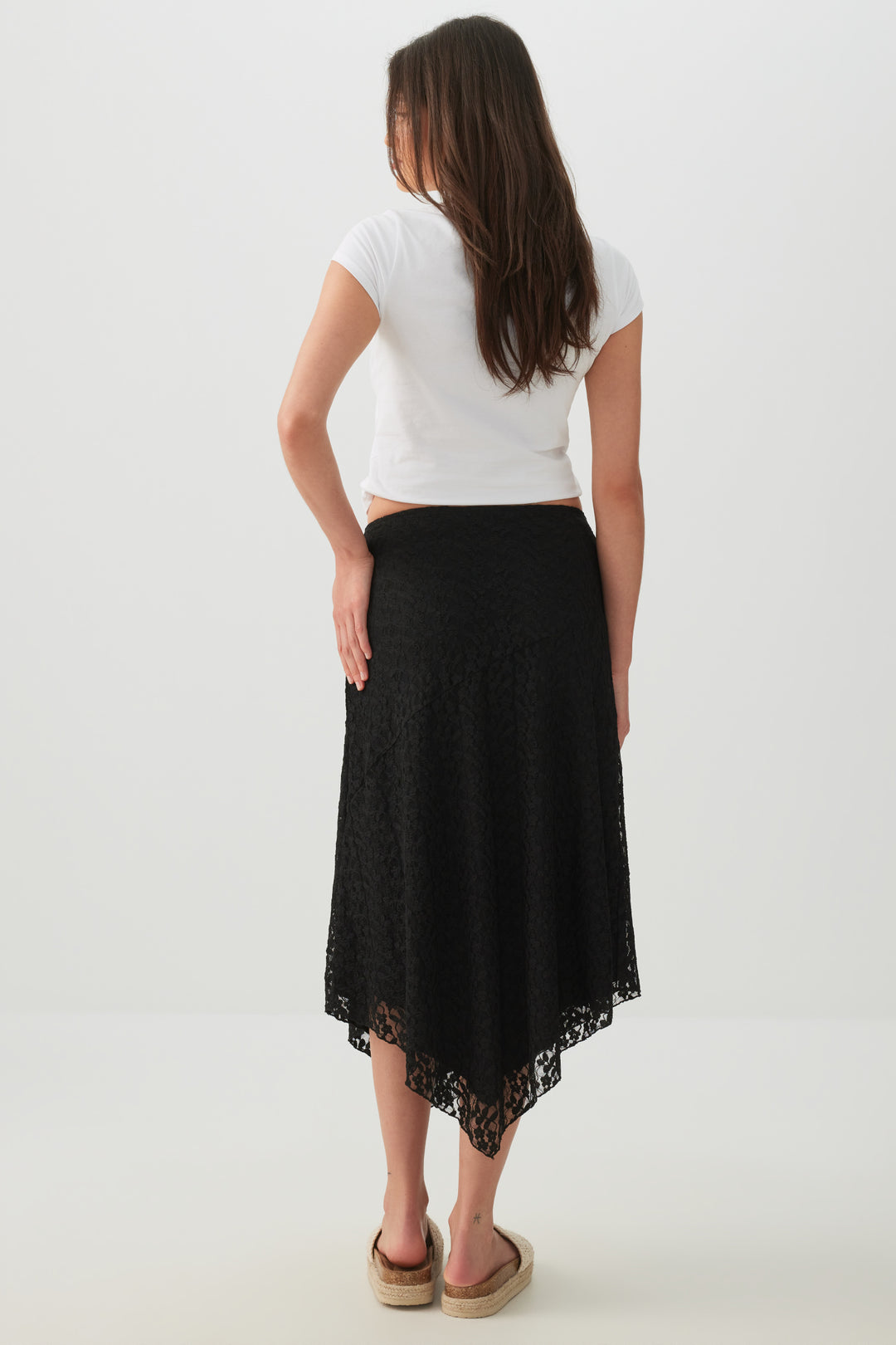 Jupe midi asymétrique en dentelle