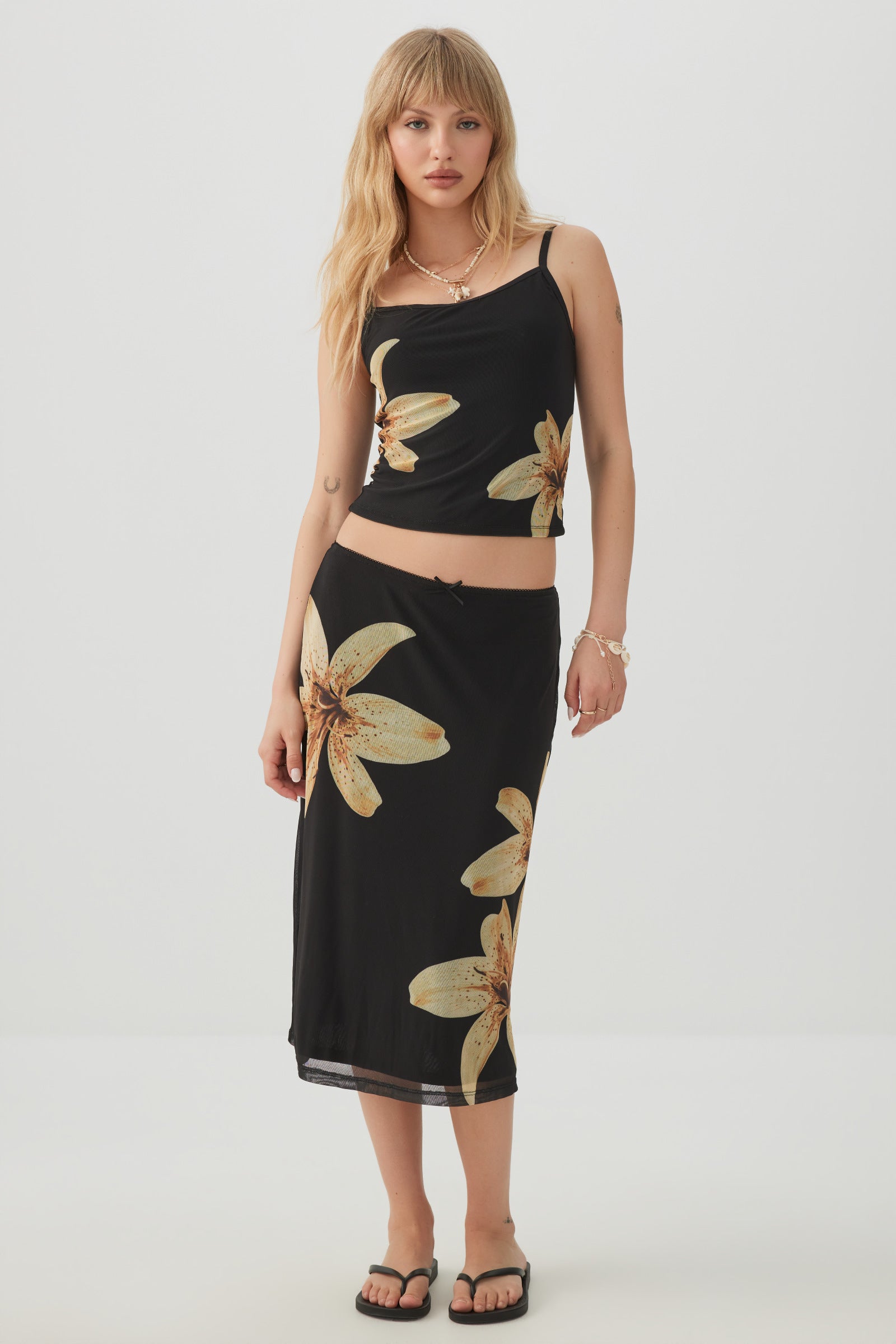 Floral Mesh Skirt – Ardene