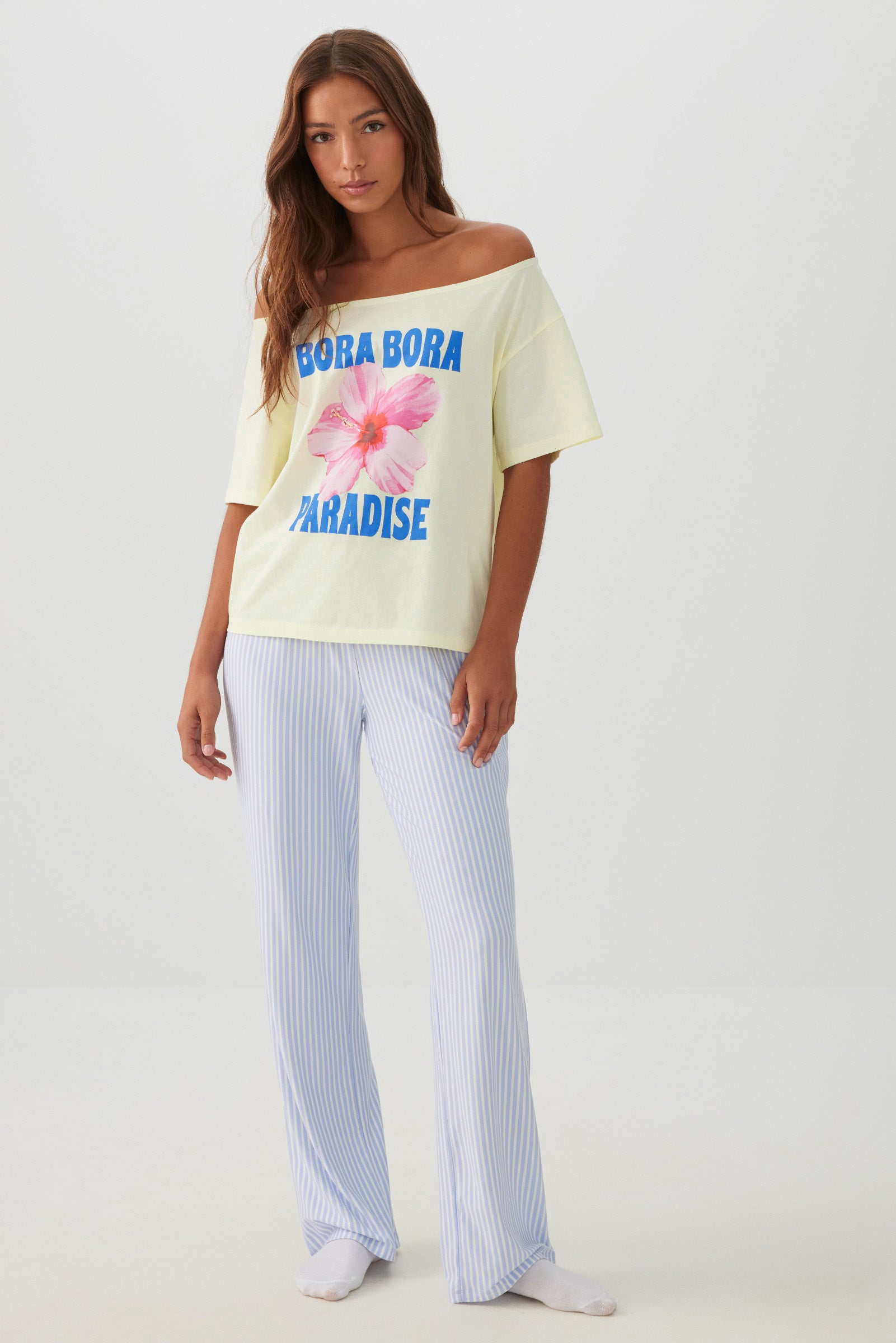 Oversized Off Shoulder PJ T-Shirt – Ardene