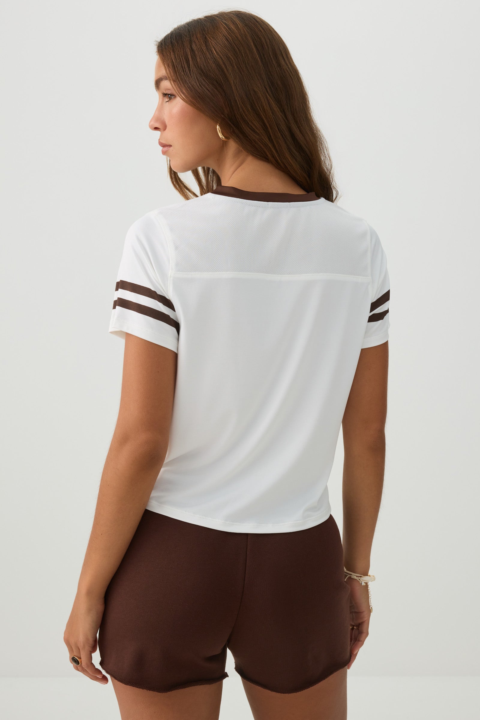 Mesh Jersey V Neck T-Shirt – Ardene