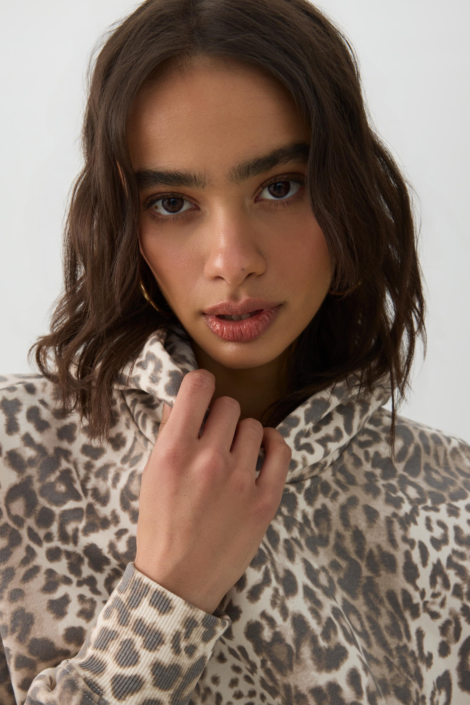 R13 / アールサーティーン | CASHMERE LEOPARD HOODIE ダメージニット | S | ベージュ | レディース R13 / アールサーティーン | CASHMERE LEOPARD HOODIE ダメージニット