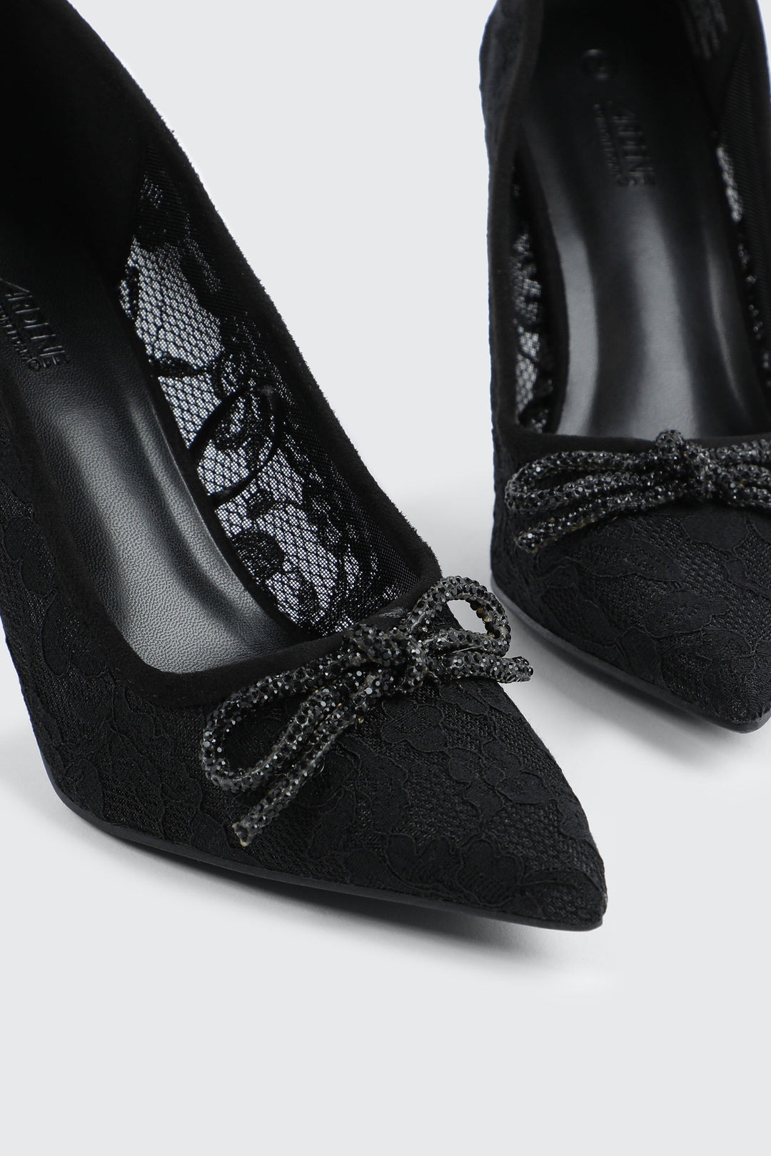 Escarpins à boucle en pierres du Rhin