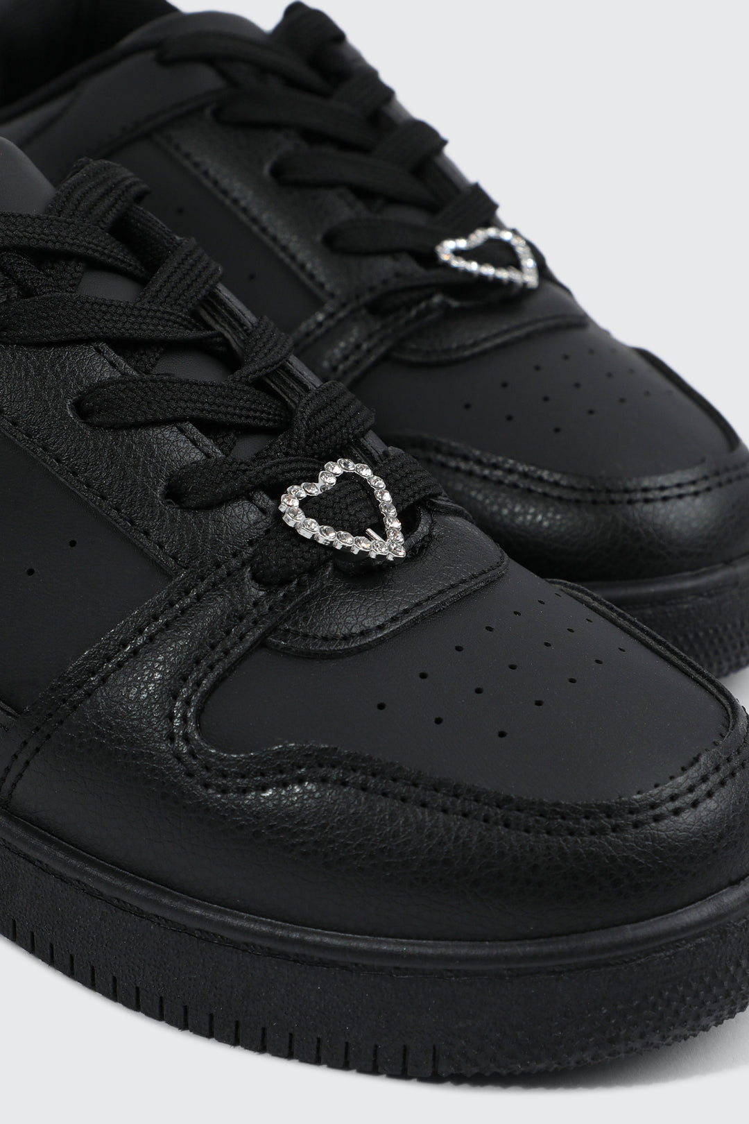 Espadrilles basketball à détail de breloque