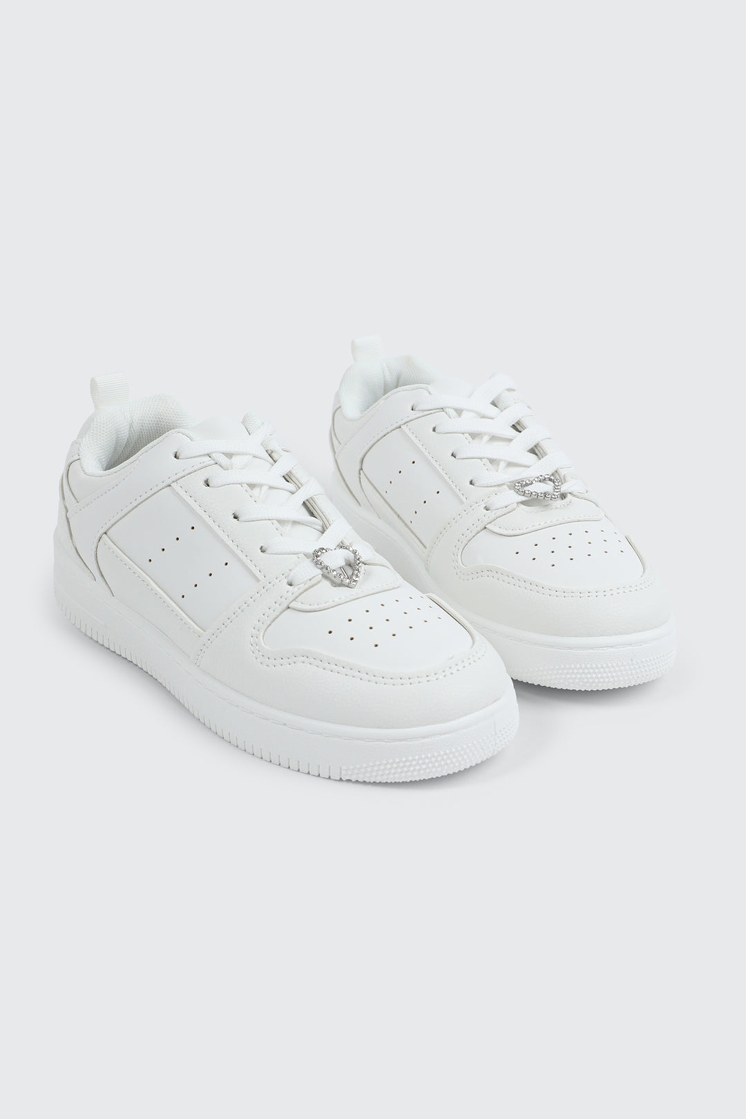 Espadrilles basketball à détail de breloque