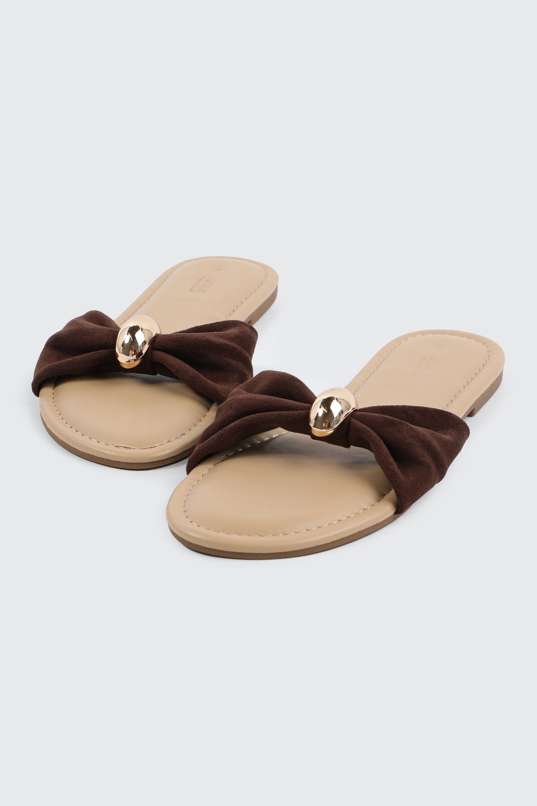 Flat Sandals with Gold Ornament
