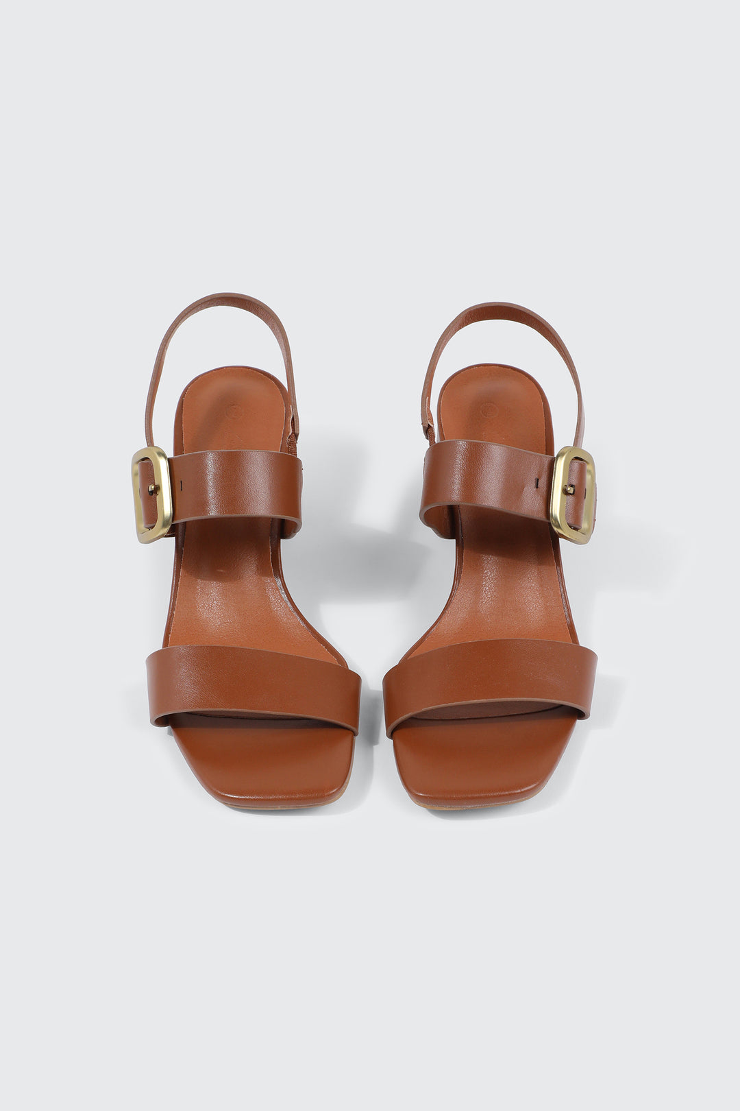 Sandales à talon bloc et sangle sur boucle