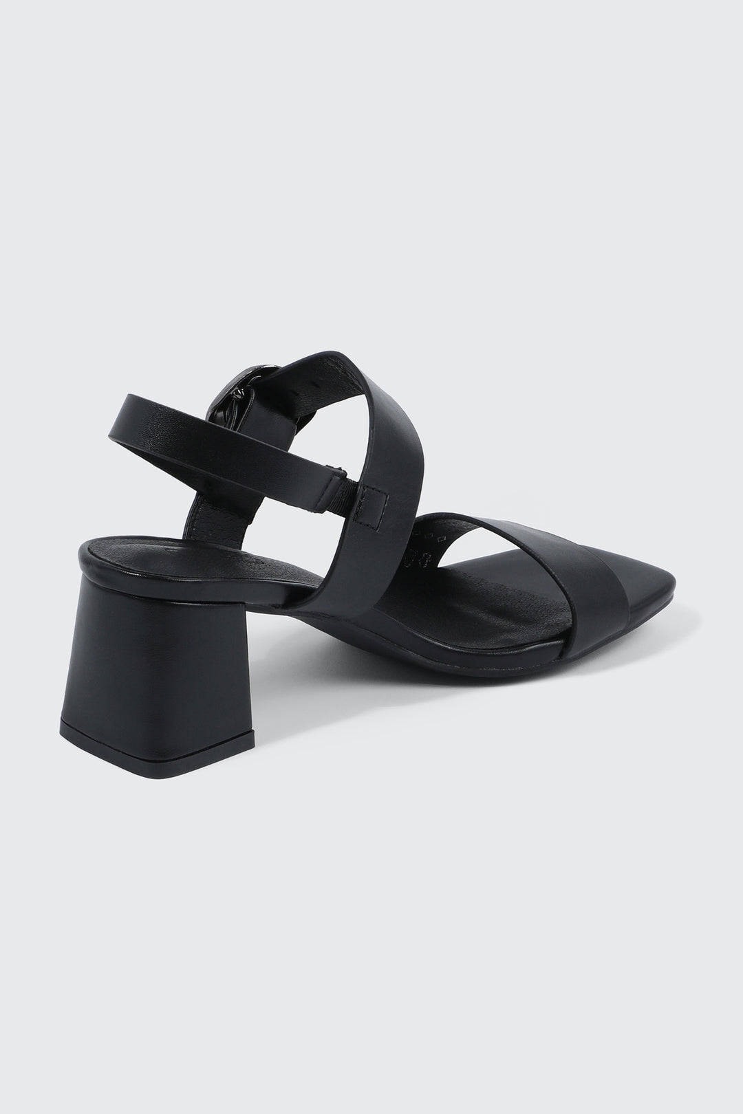 Sandales à talon bloc et sangle sur boucle