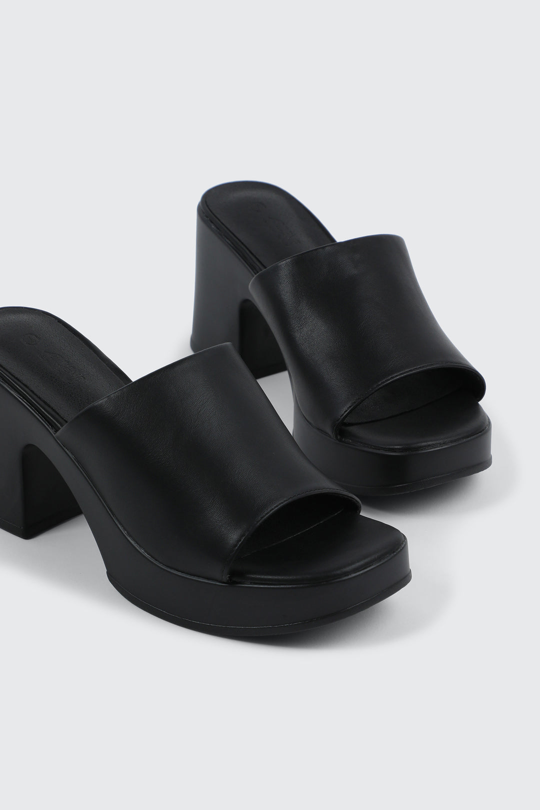 Sandales à glissière plateformes