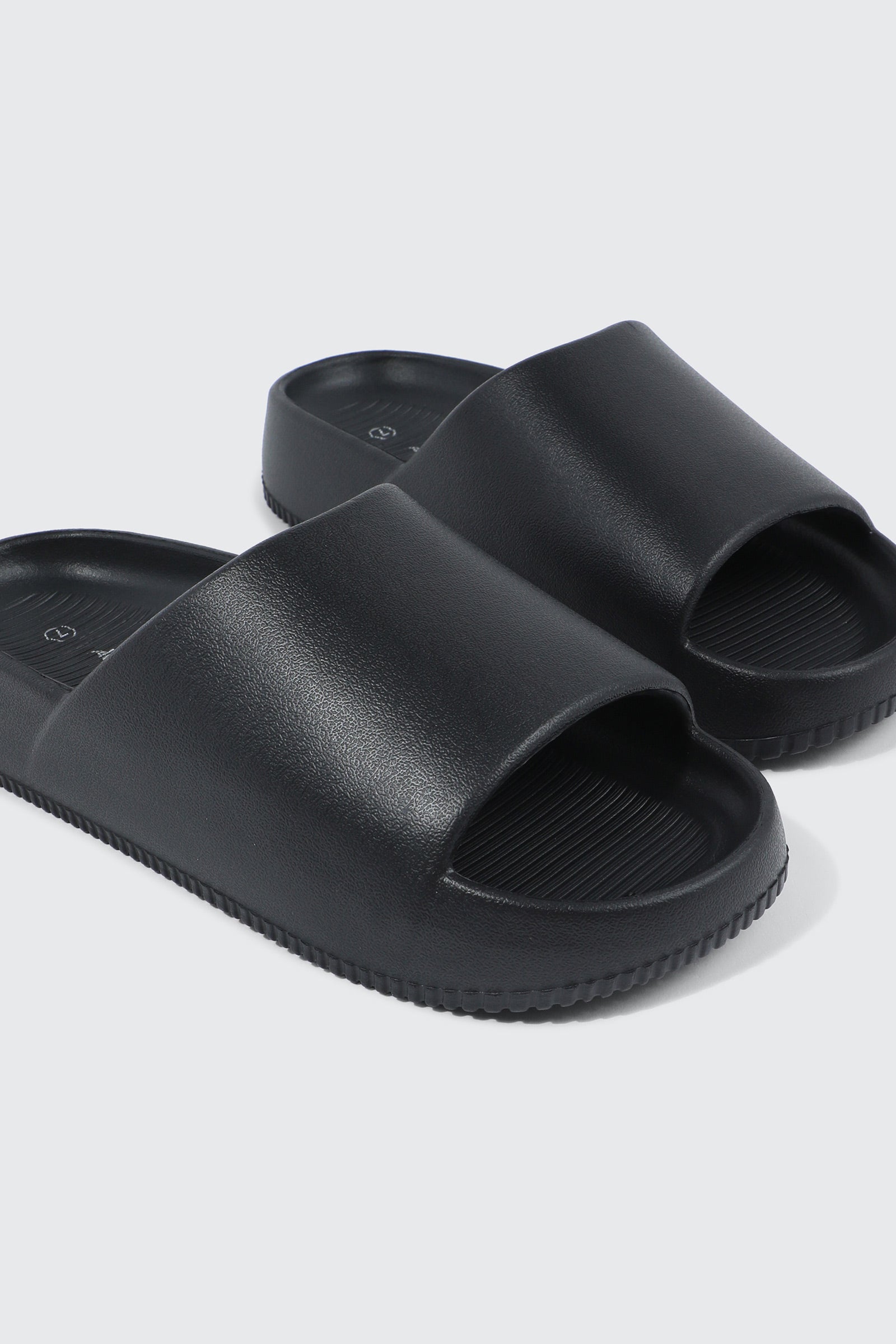 Lightweight Pool Slide Sandals – Ardene