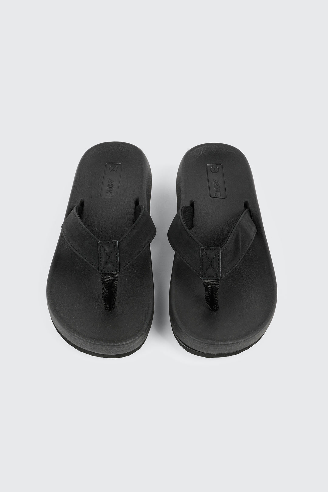 Sandales à talon plat en faux cuir