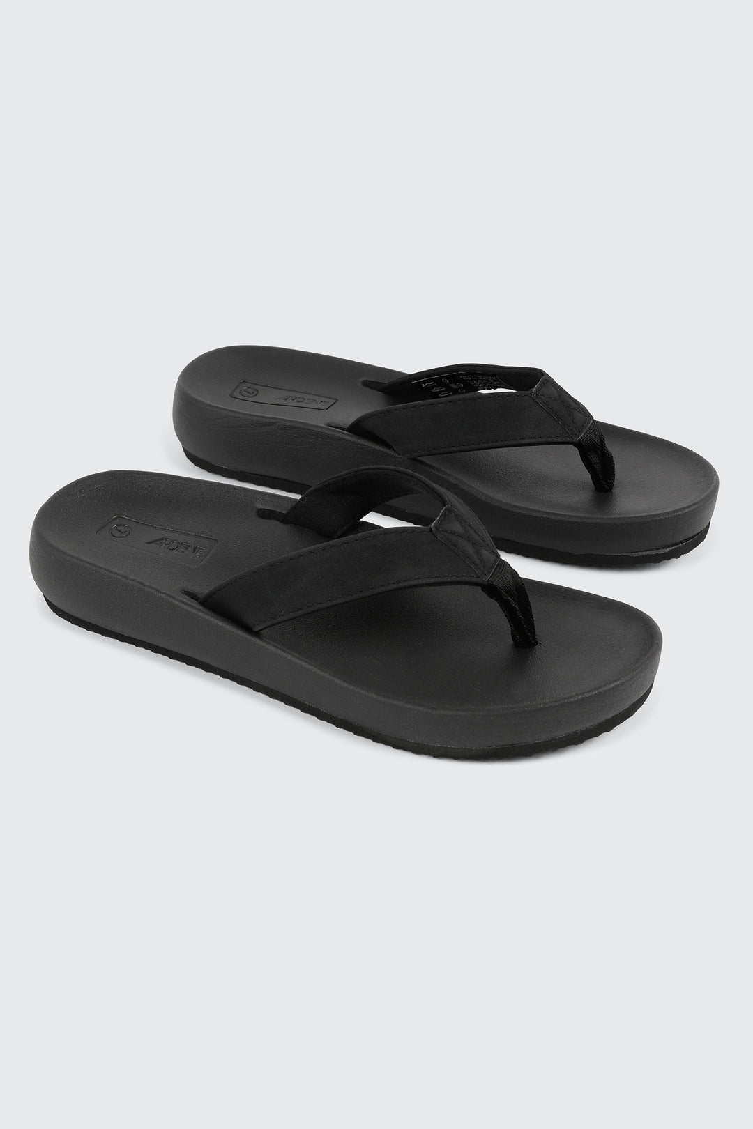 Sandales à talon plat en faux cuir